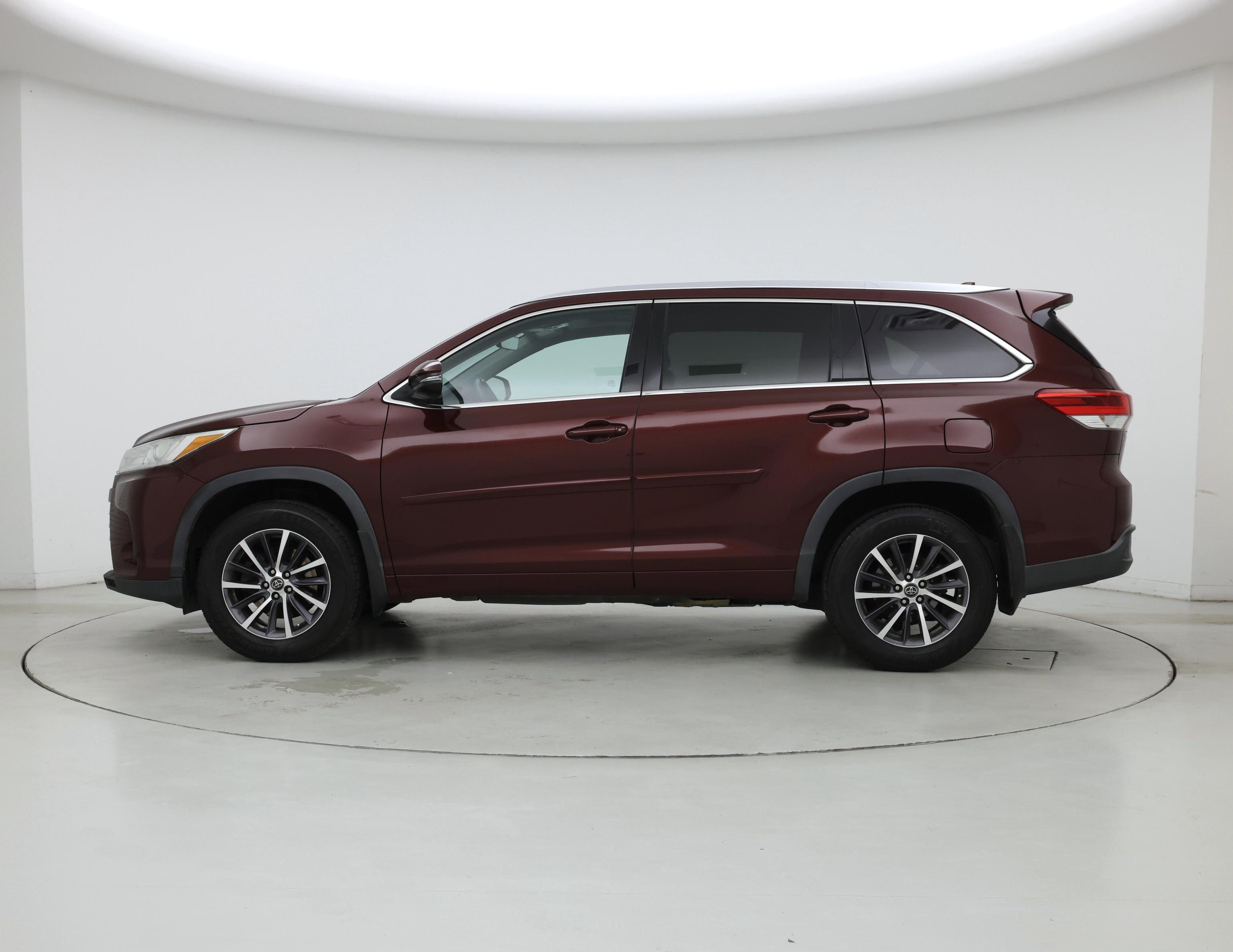 Thumbnail: 2017 Toyota Highlander - 3