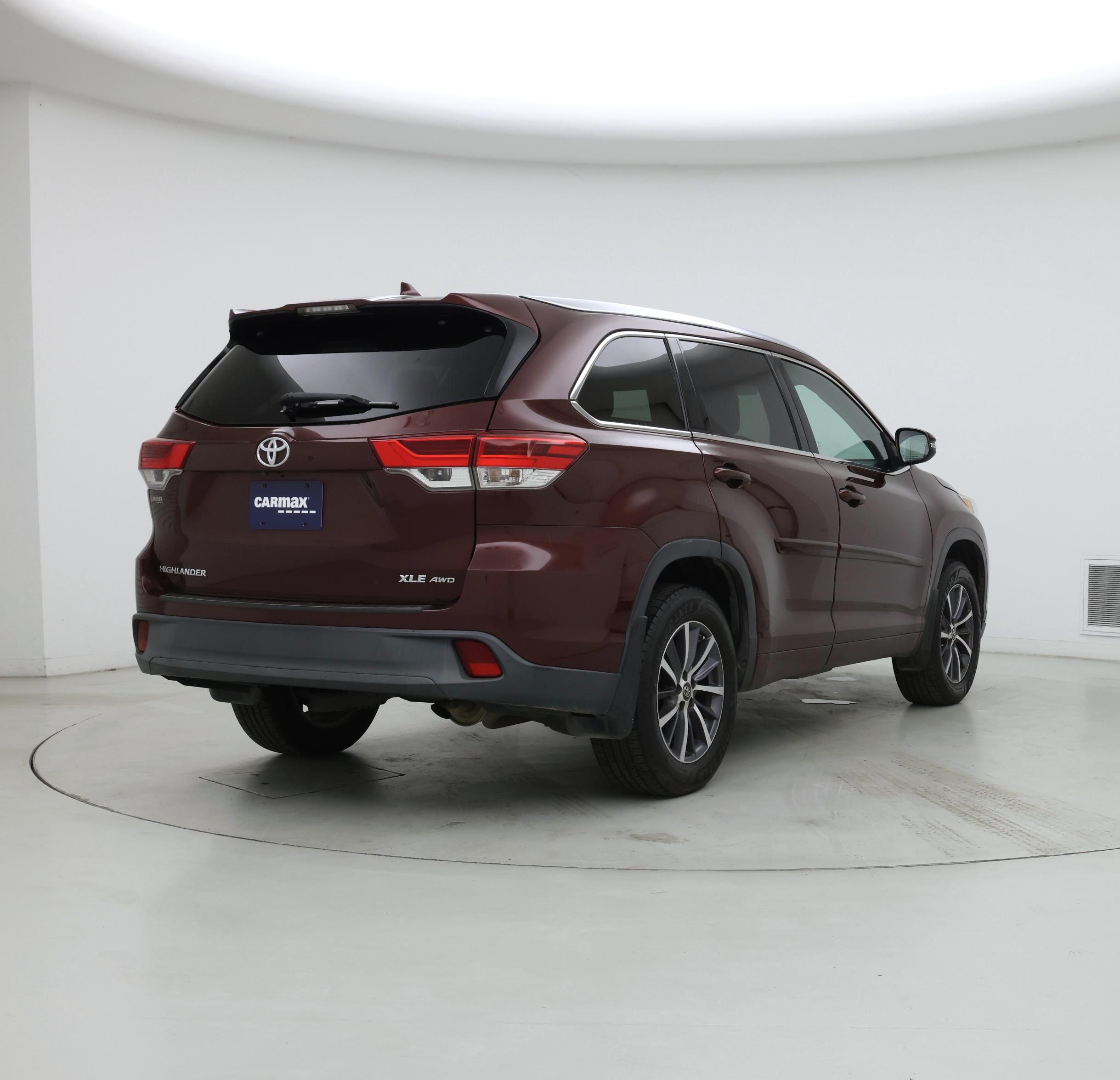 Thumbnail: 2017 Toyota Highlander - 8