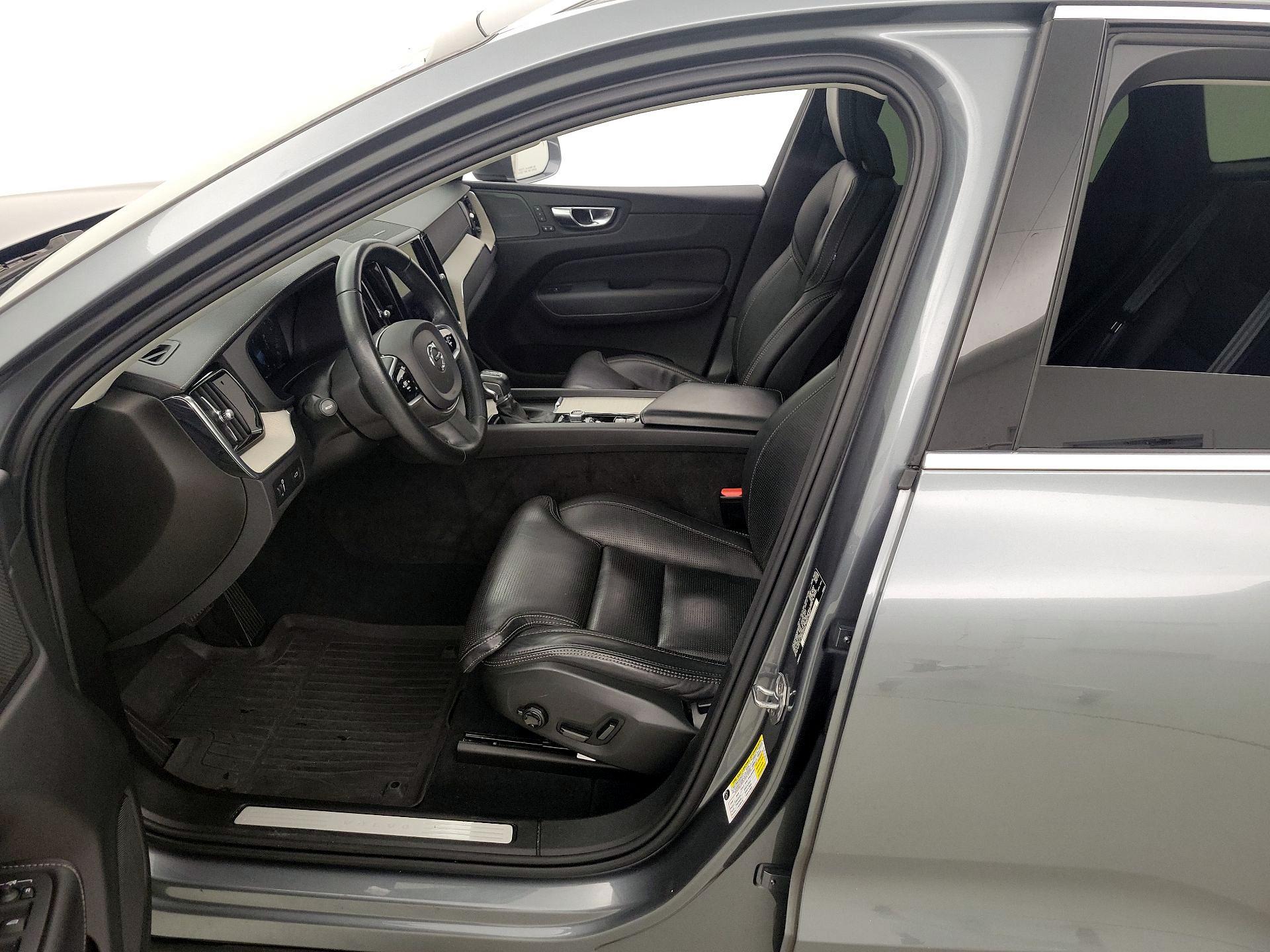 Thumbnail: 2021 Volvo XC60 - 11