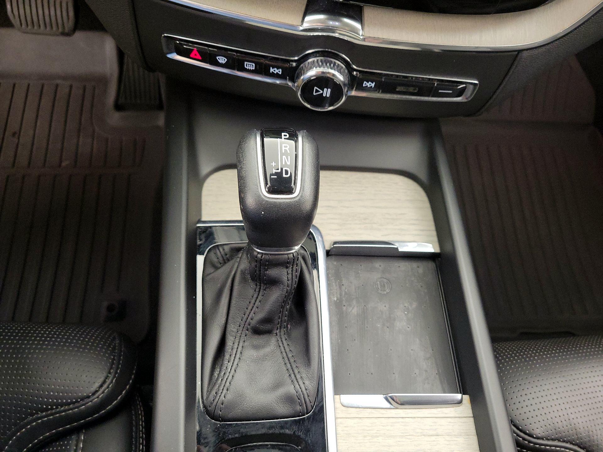 Thumbnail: 2021 Volvo XC60 - 18