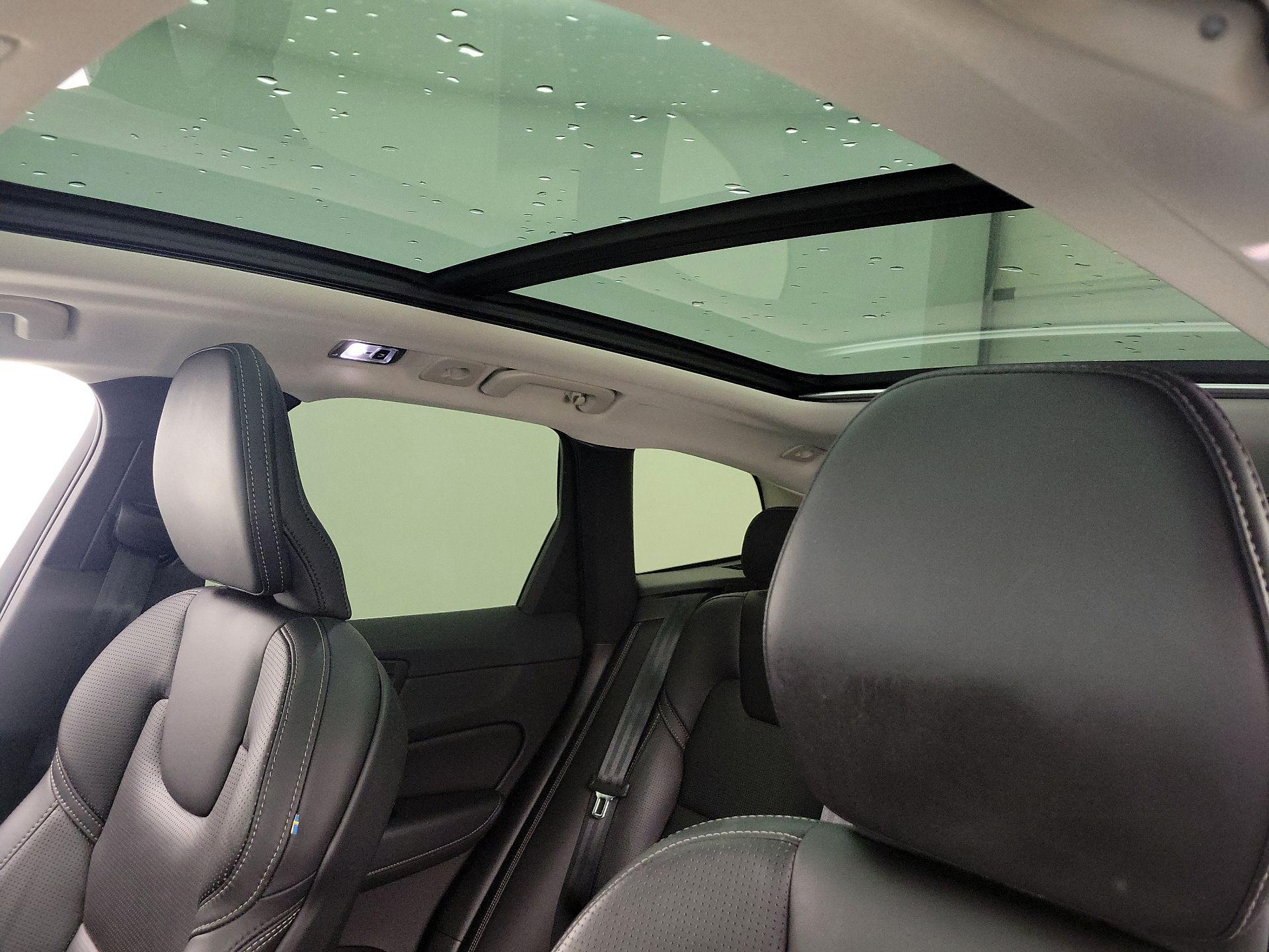 Thumbnail: 2021 Volvo XC60 - 20