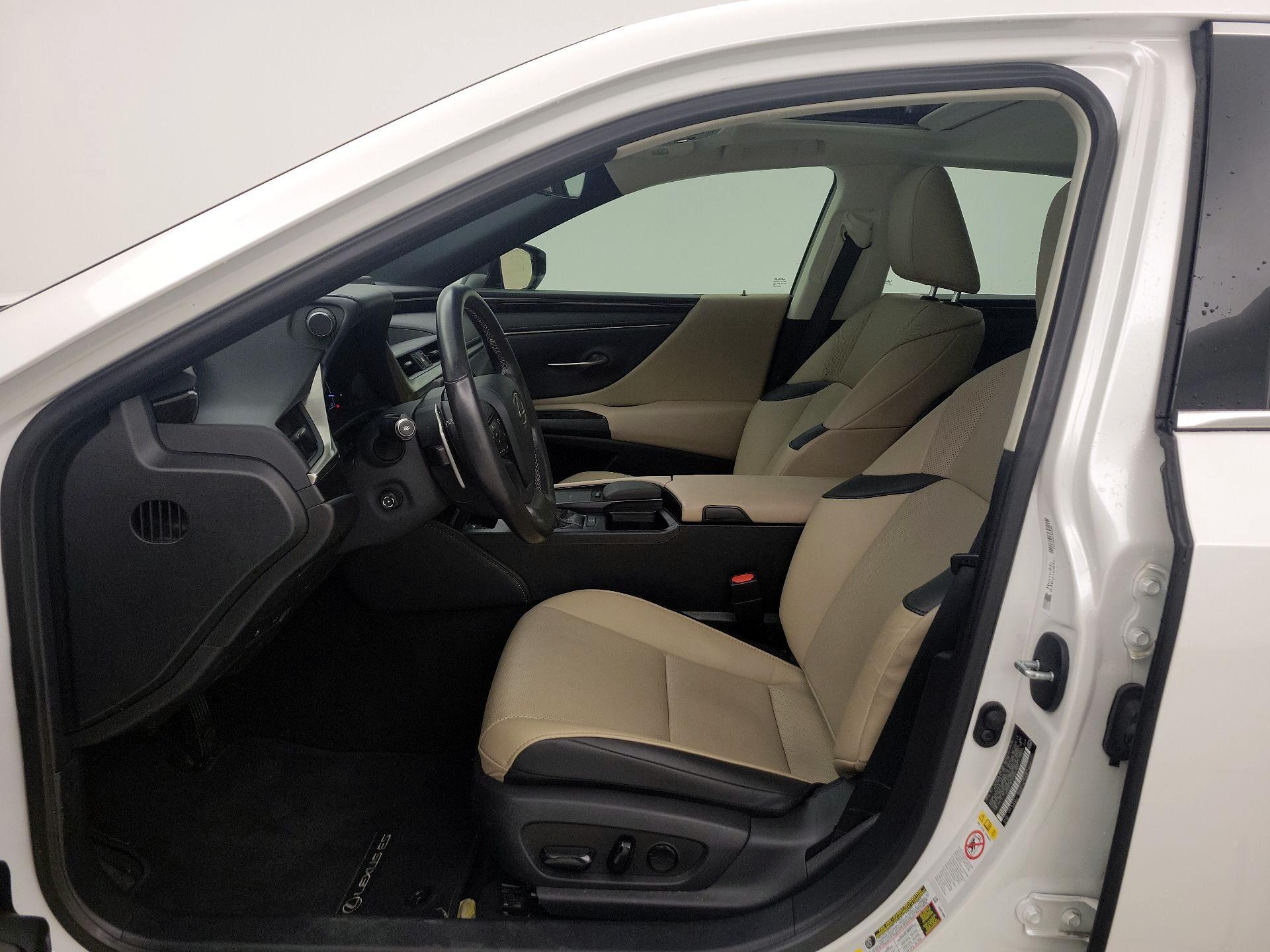 Thumbnail: 2019 Lexus ES - 11