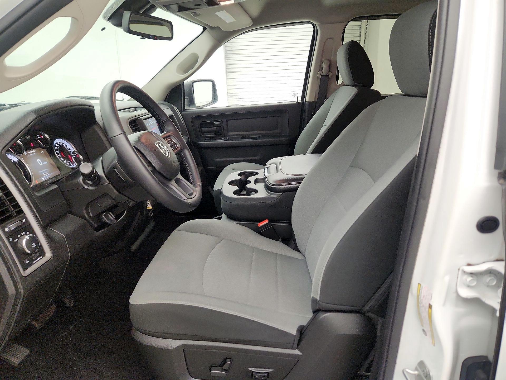 Thumbnail: 2021 RAM 1500 Classic - 11