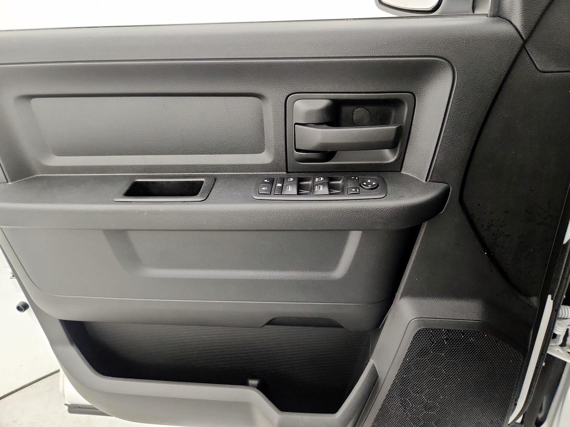 Thumbnail: 2021 RAM 1500 Classic - 12