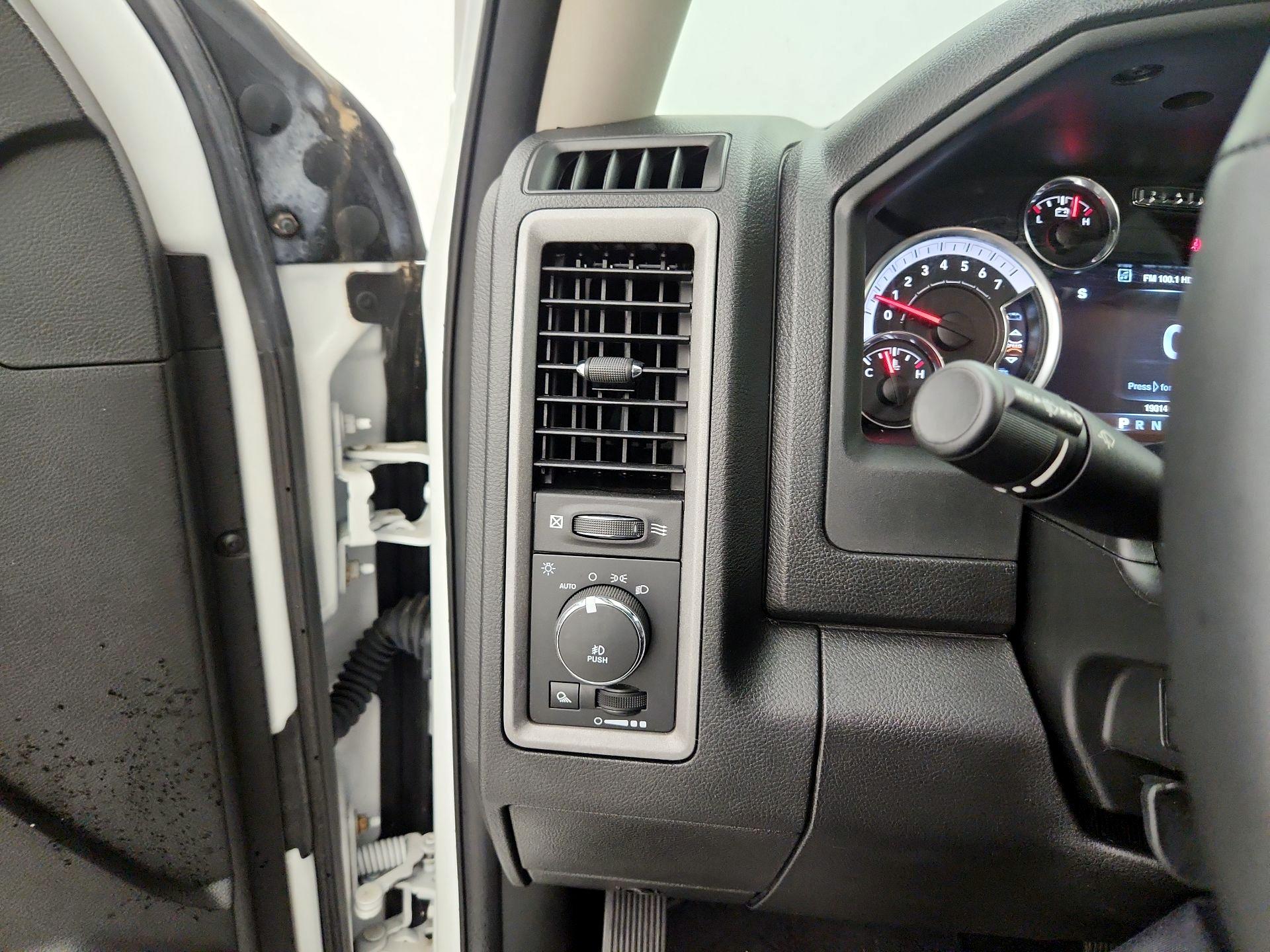 Thumbnail: 2021 RAM 1500 Classic - 13