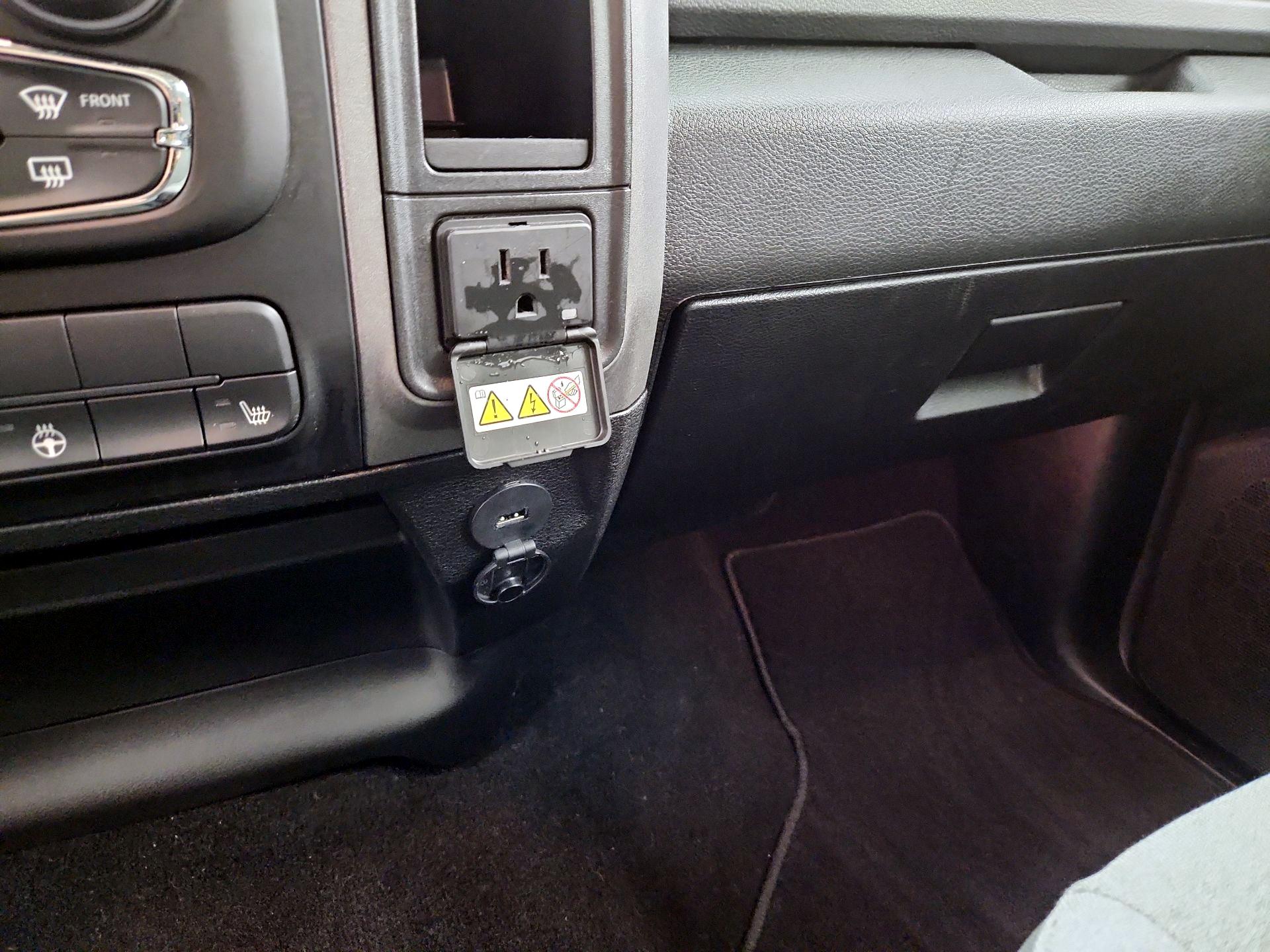 Thumbnail: 2021 RAM 1500 Classic - 18
