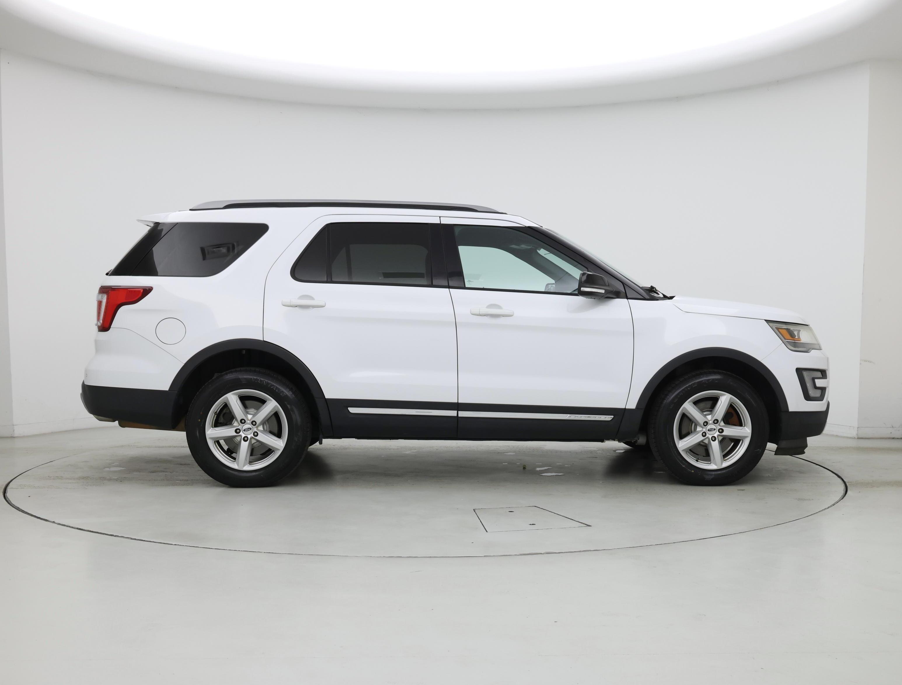 Thumbnail: 2017 Ford Explorer - 7