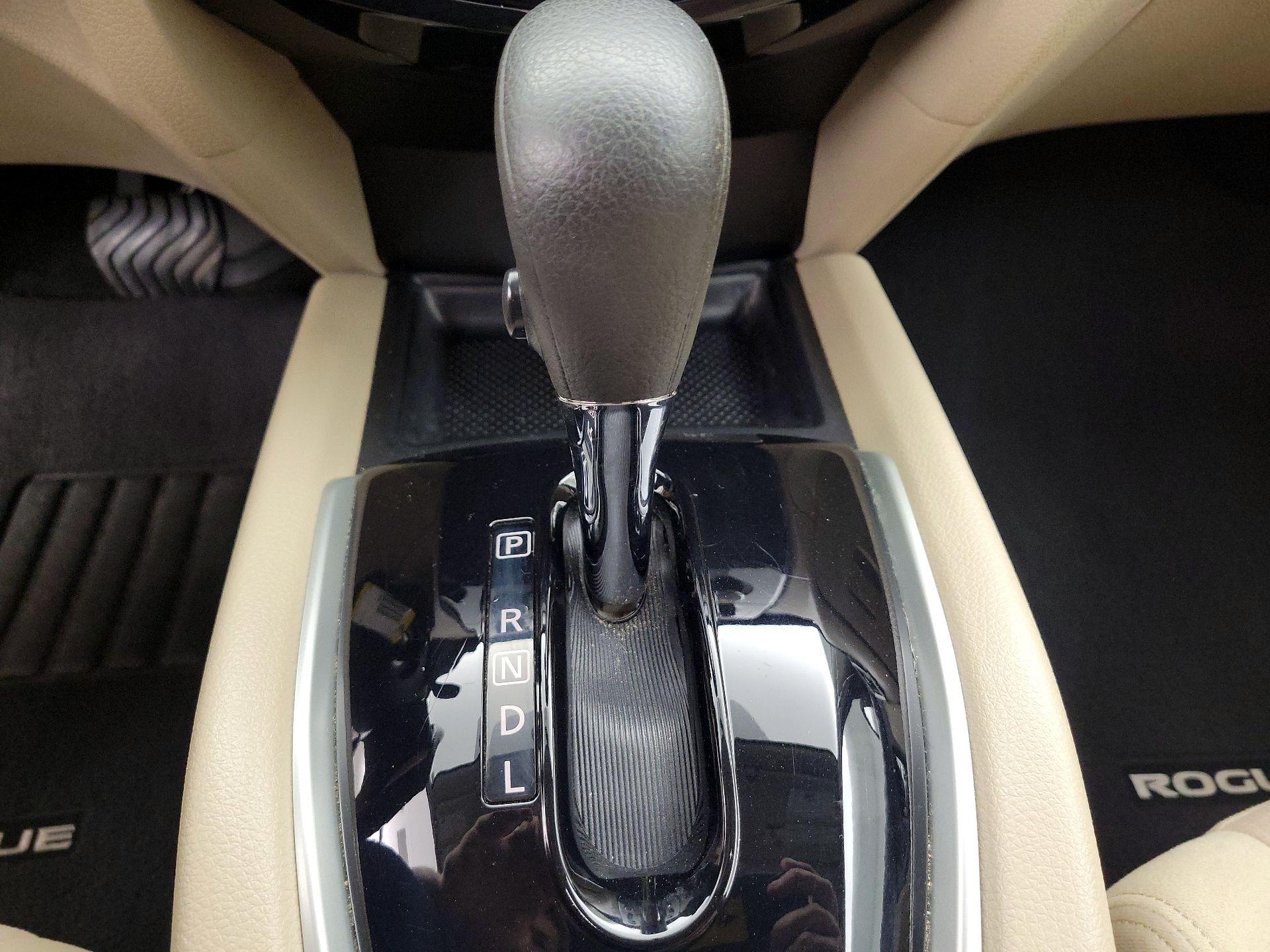 Thumbnail: 2016 Nissan Rogue - 17