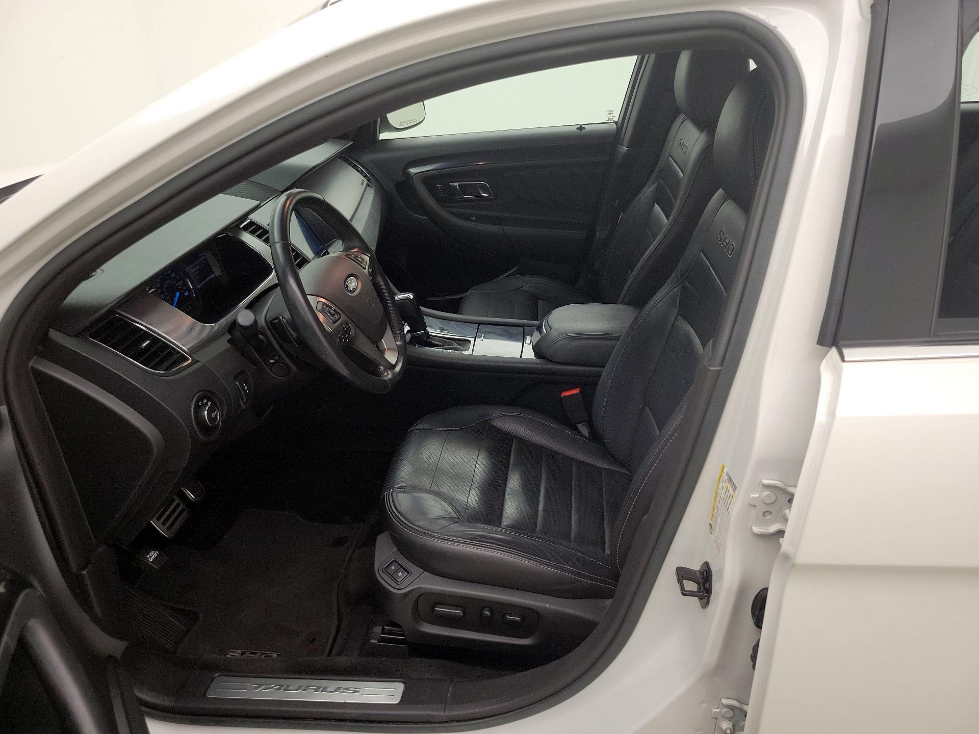 Thumbnail: 2016 Ford Taurus - 11