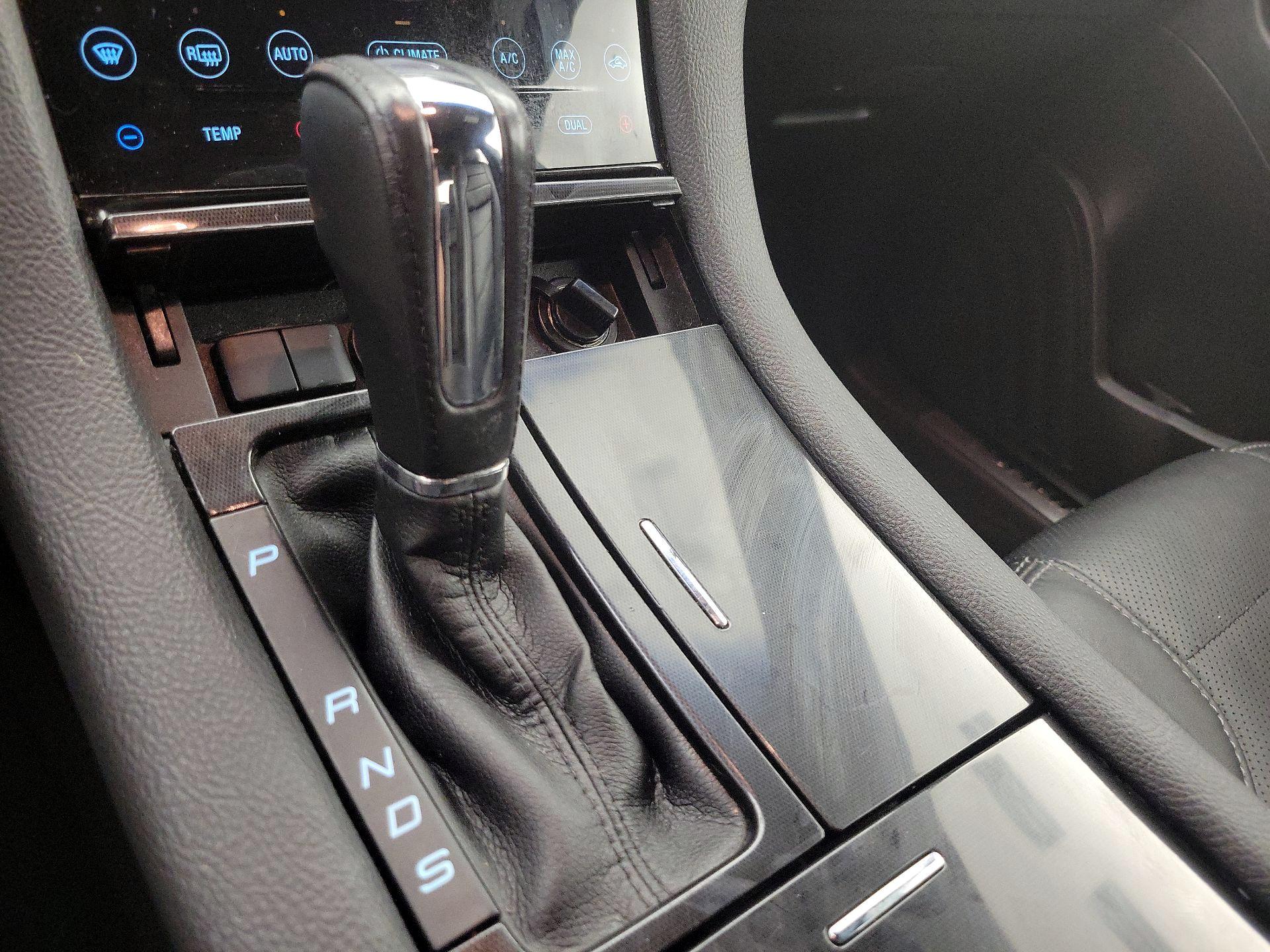 Thumbnail: 2016 Ford Taurus - 18