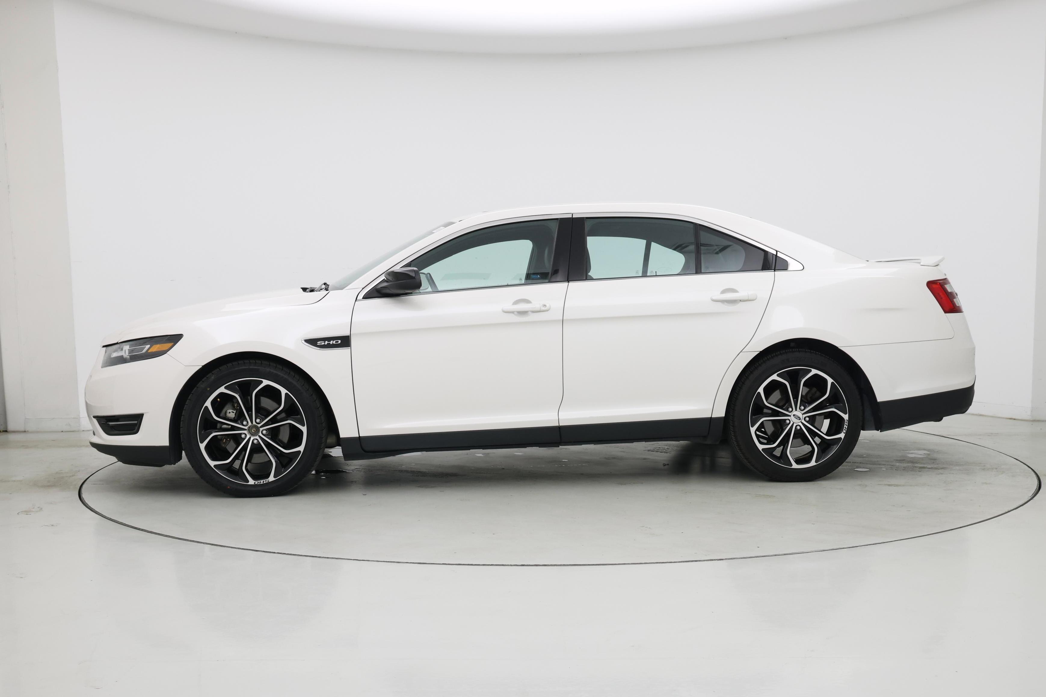 Thumbnail: 2016 Ford Taurus - 3