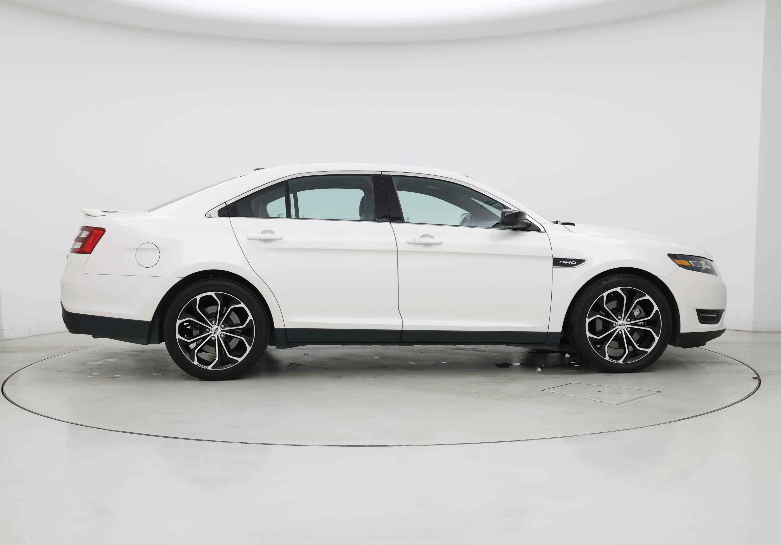 Thumbnail: 2016 Ford Taurus - 7