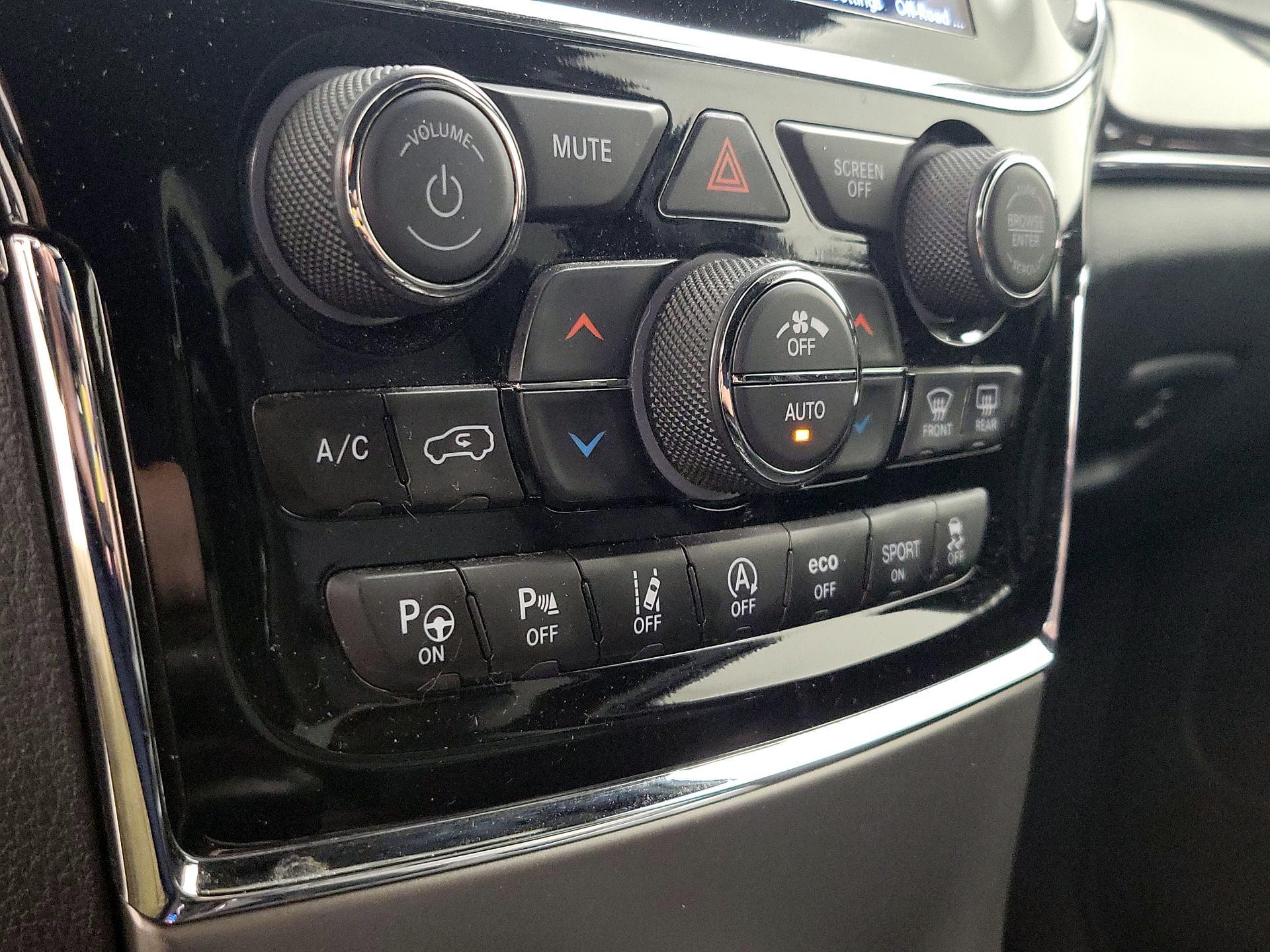 Thumbnail: 2021 Jeep Grand Cherokee - 17
