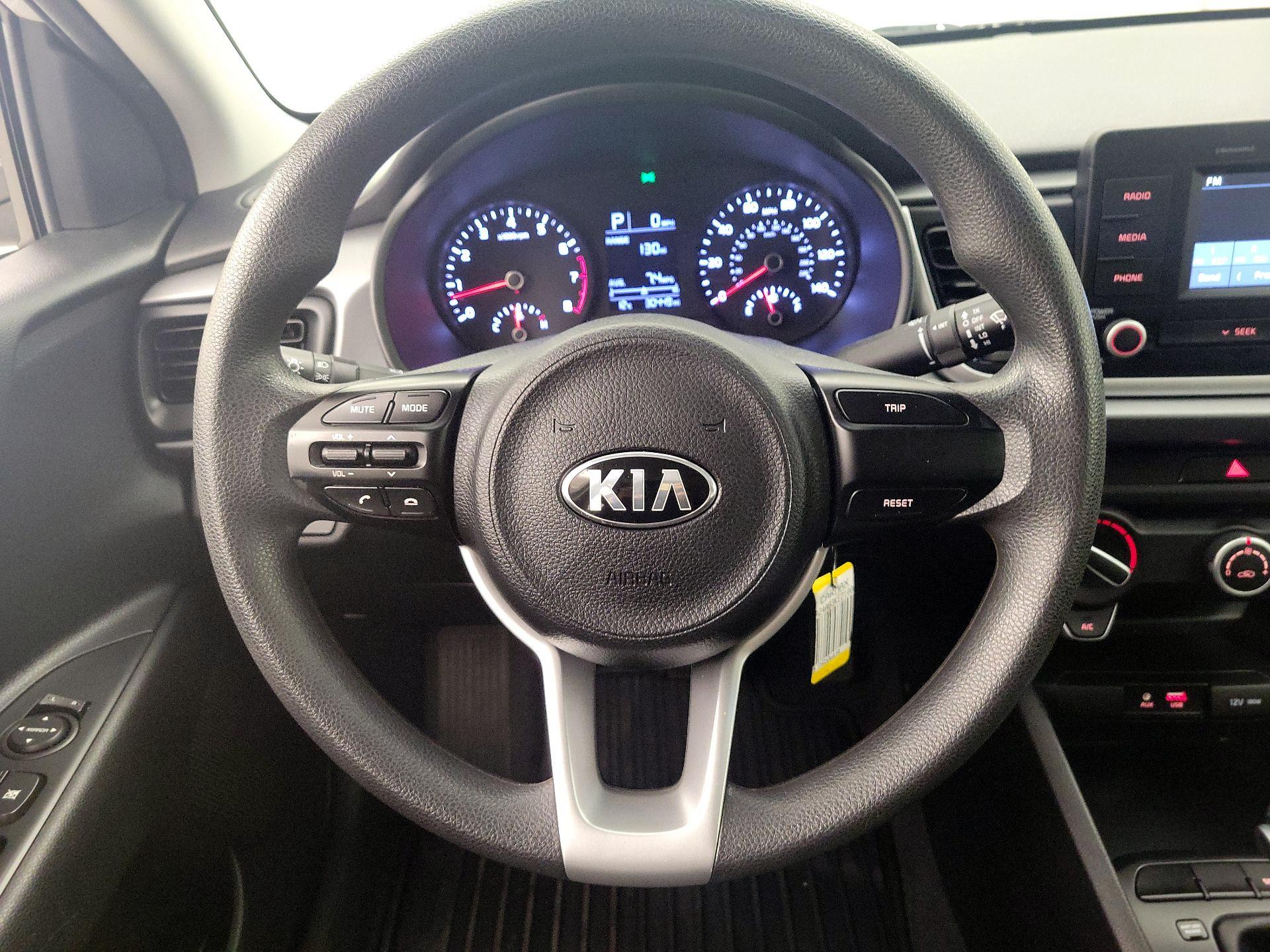 Thumbnail: 2019 Kia Rio - 10