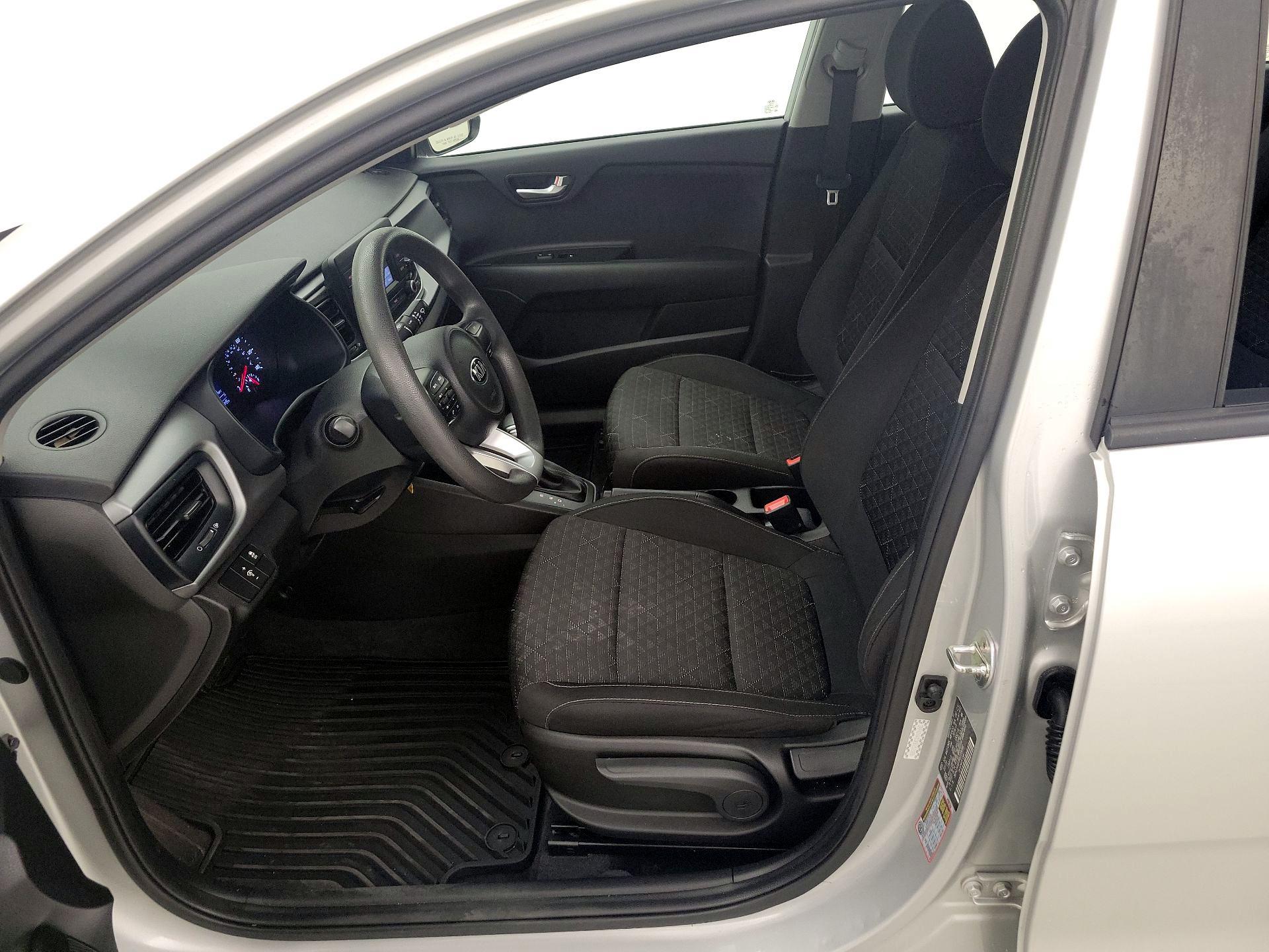Thumbnail: 2019 Kia Rio - 11