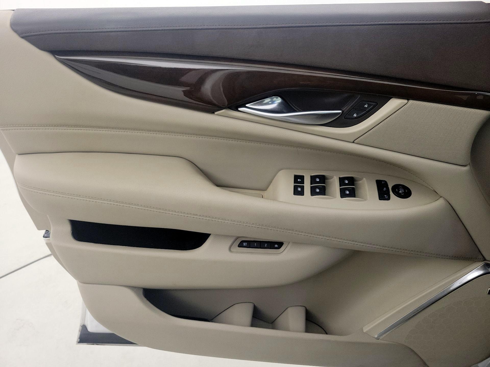 Thumbnail: 2017 Cadillac Escalade - 12