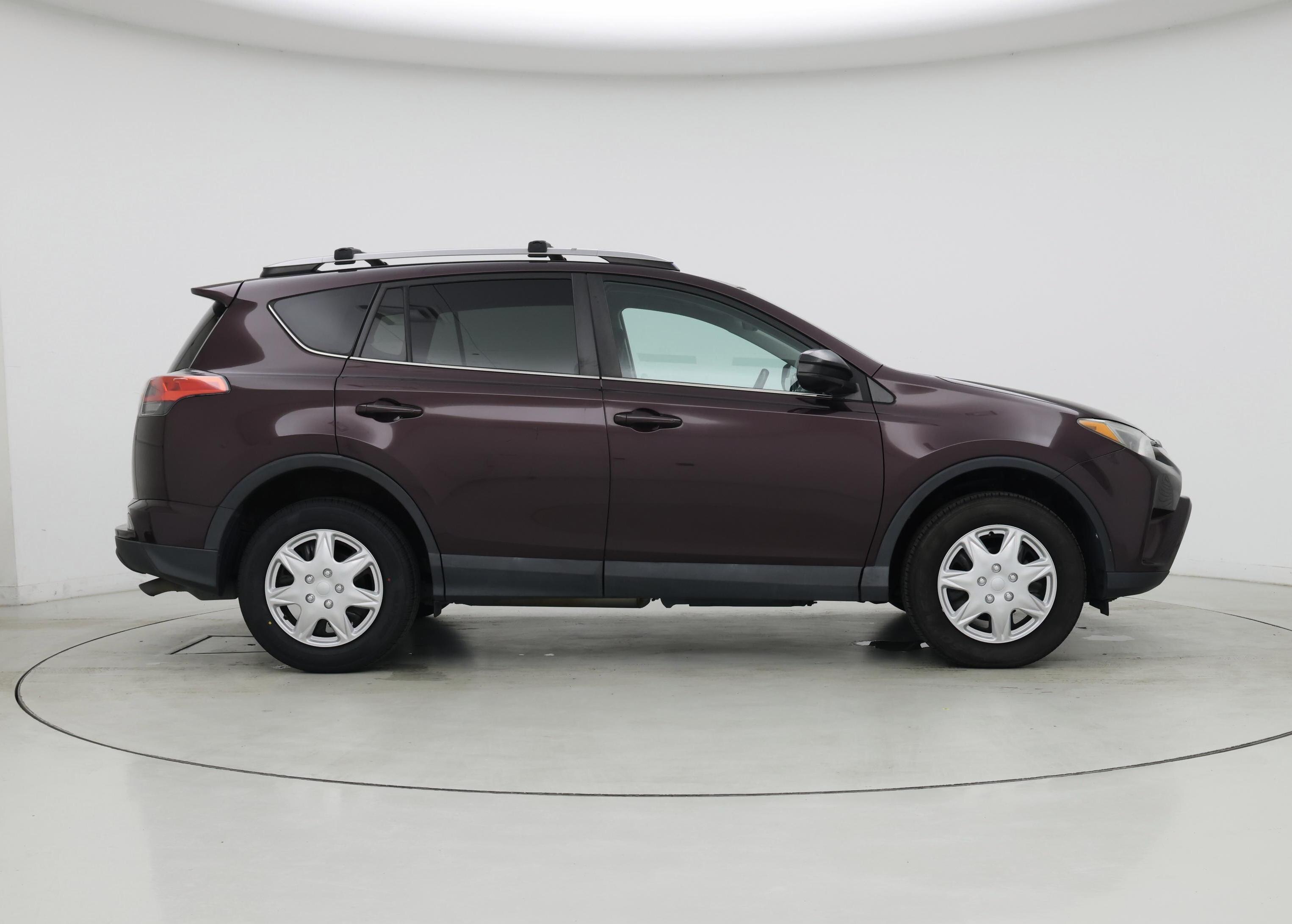 Thumbnail: 2017 Toyota RAV4 - 7