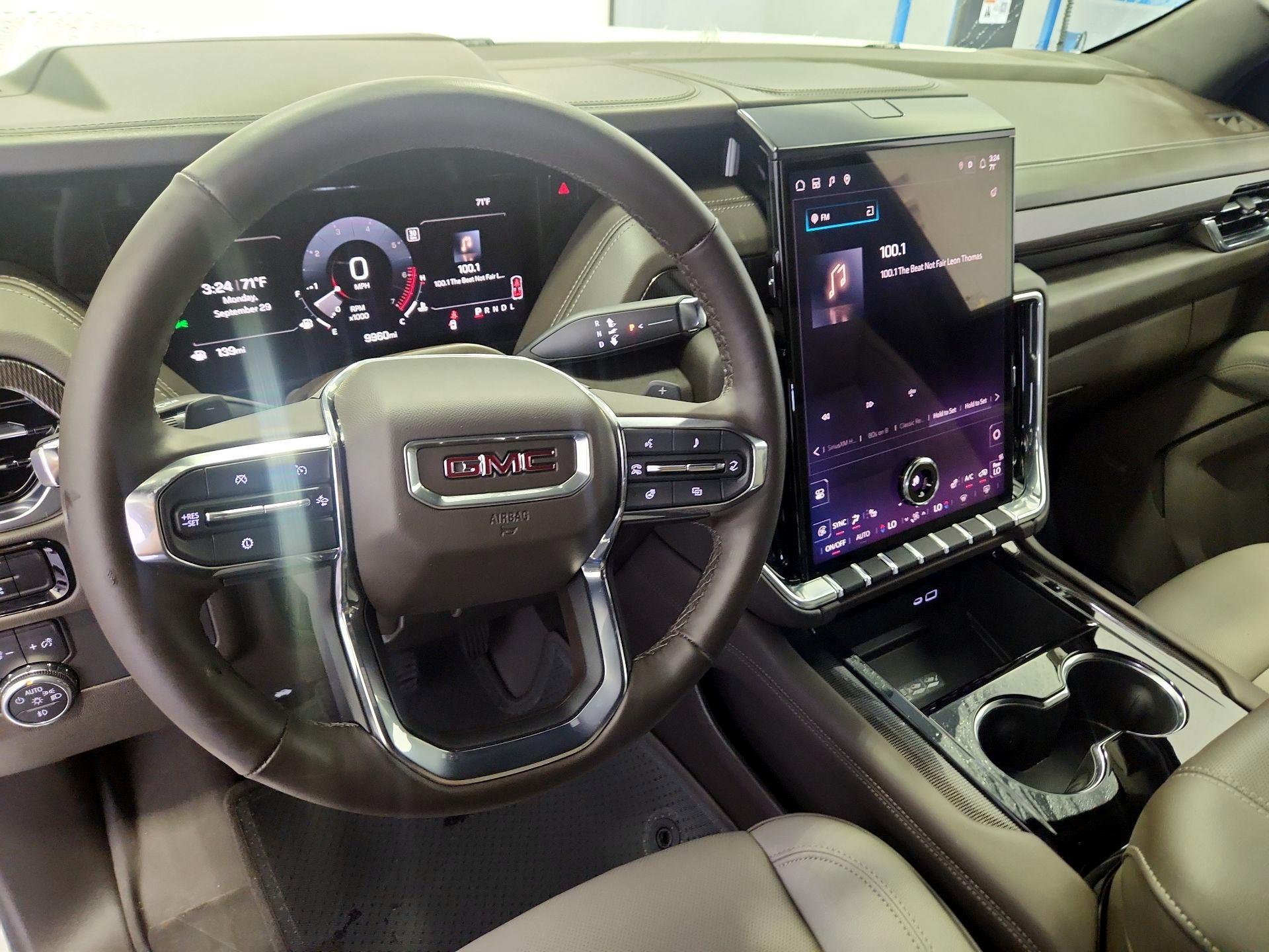 Thumbnail: 2025 GMC Yukon XL - 9