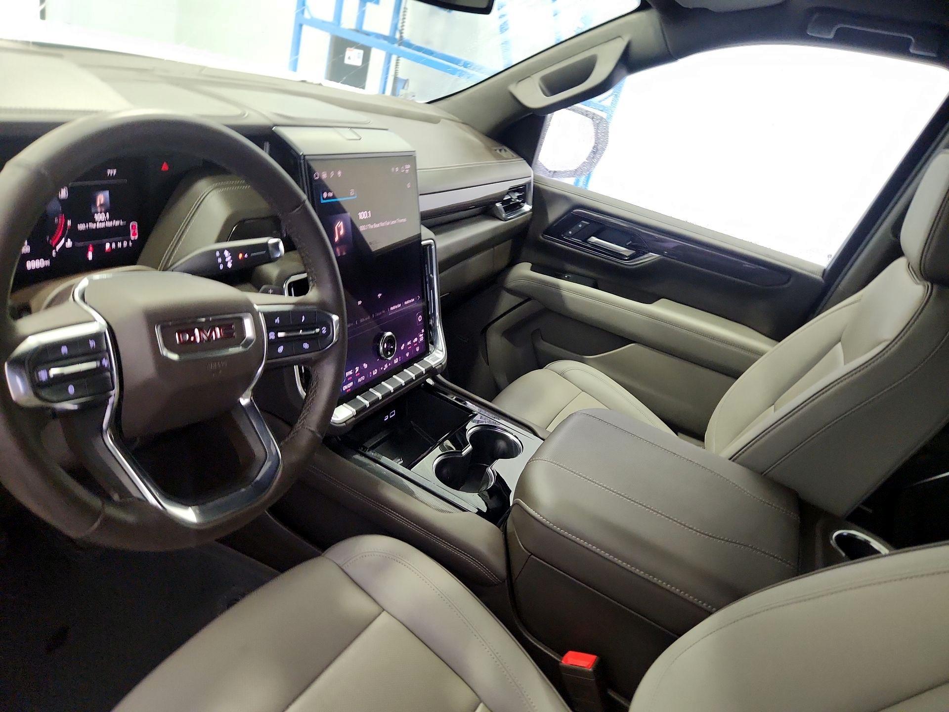 Thumbnail: 2025 GMC Yukon XL - 11