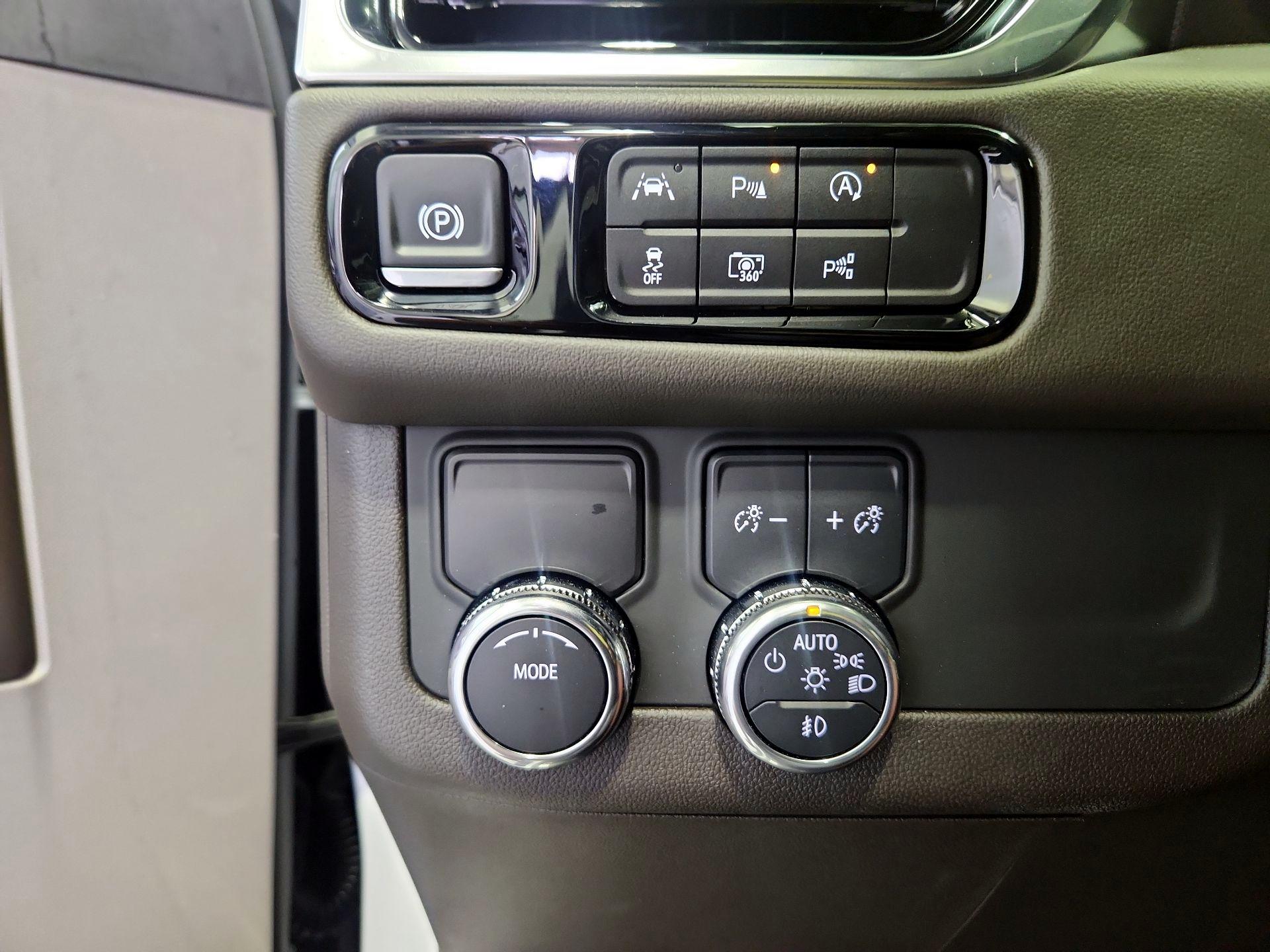 Thumbnail: 2025 GMC Yukon XL - 13