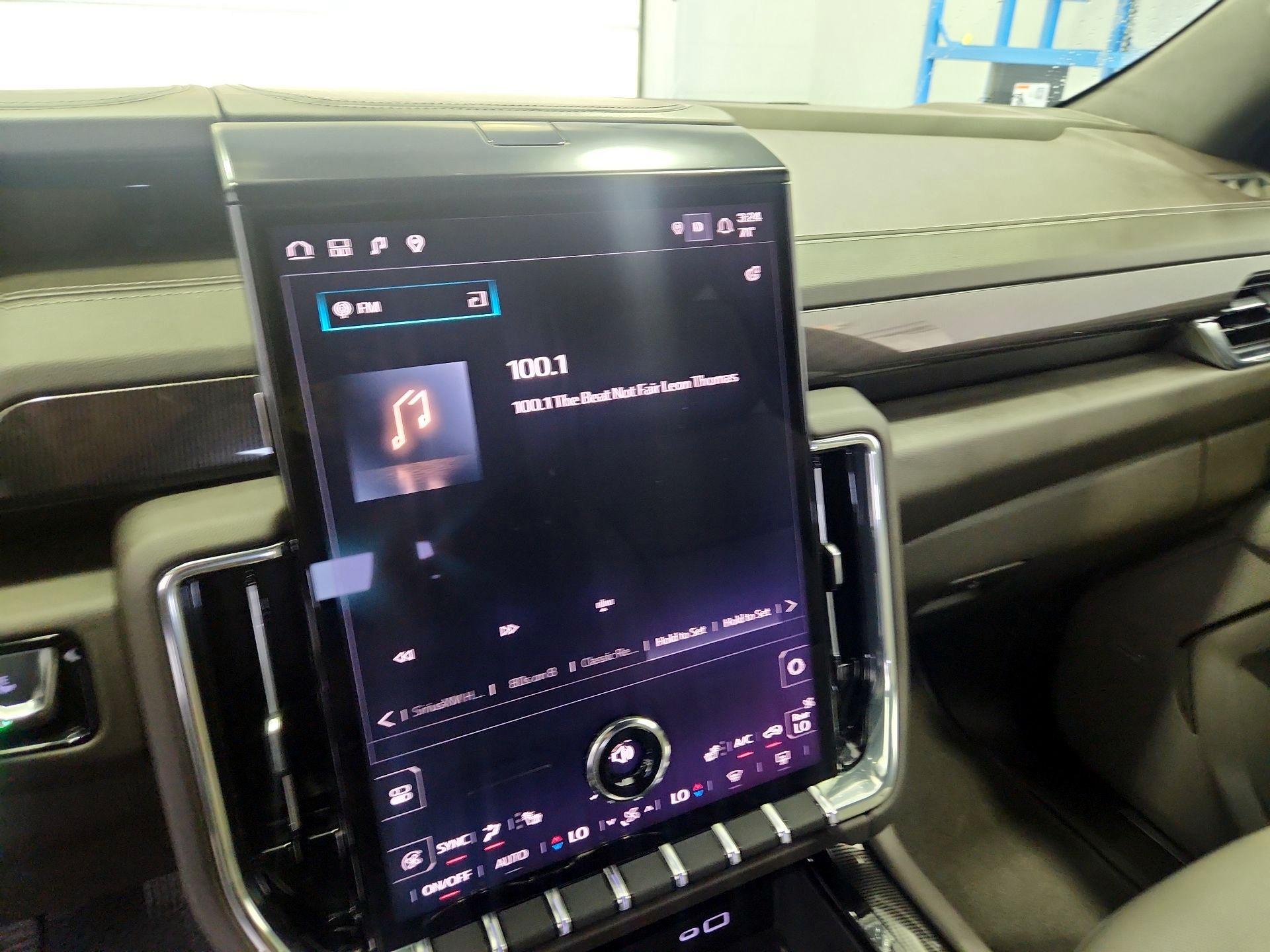 Thumbnail: 2025 GMC Yukon XL - 15