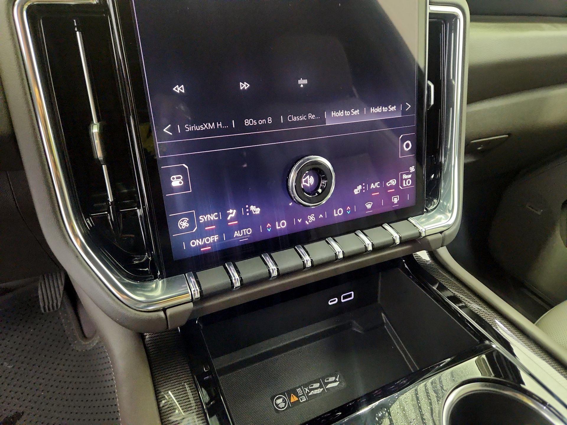 Thumbnail: 2025 GMC Yukon XL - 16