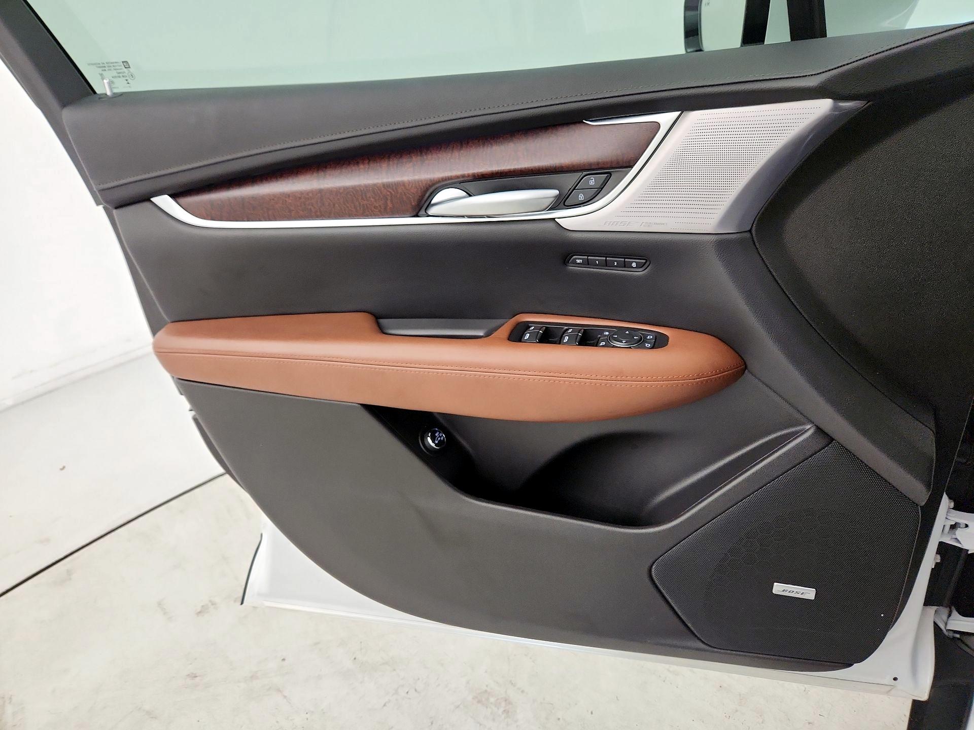 Thumbnail: 2023 Cadillac XT5 - 12