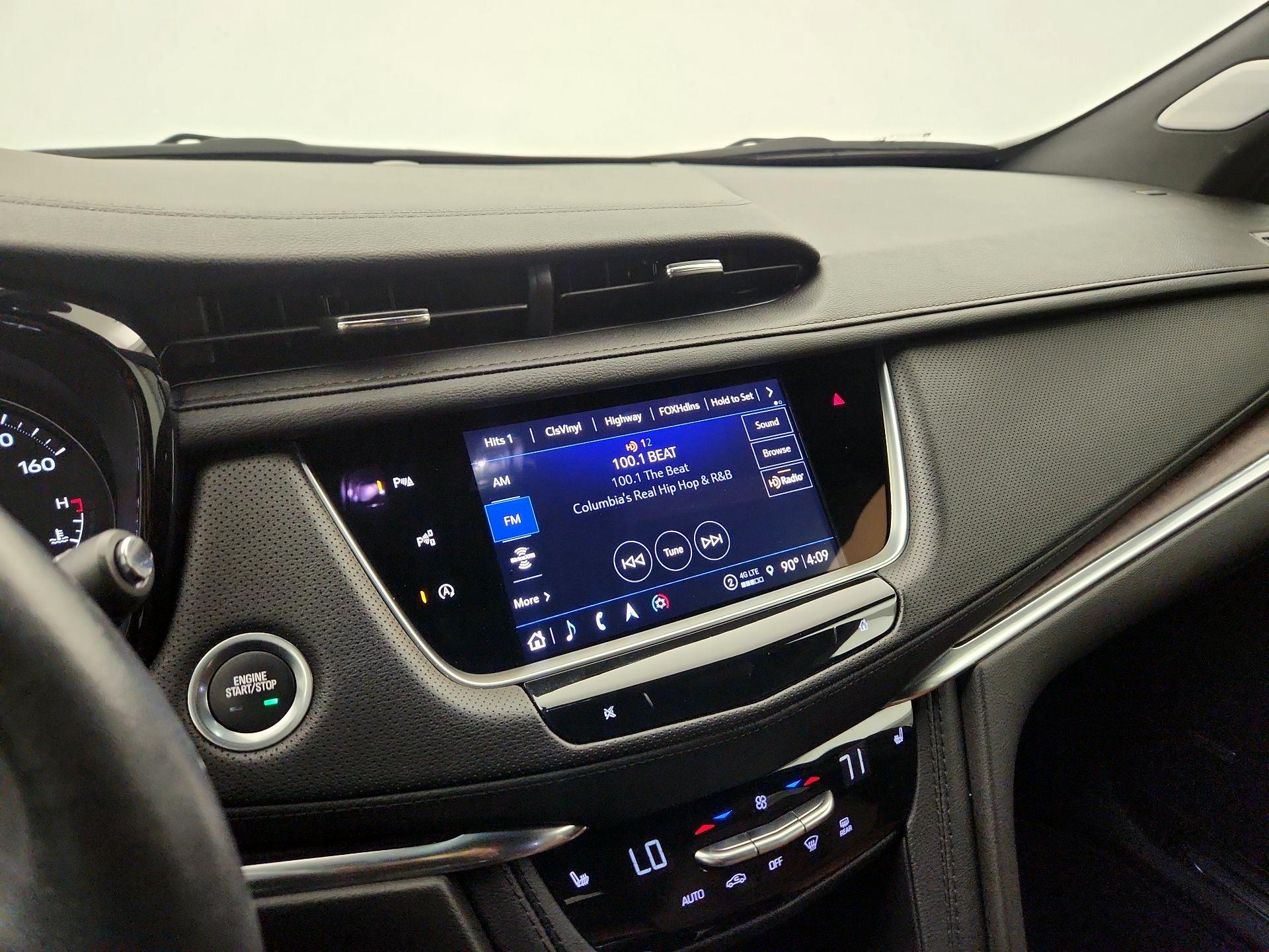 Thumbnail: 2023 Cadillac XT5 - 15