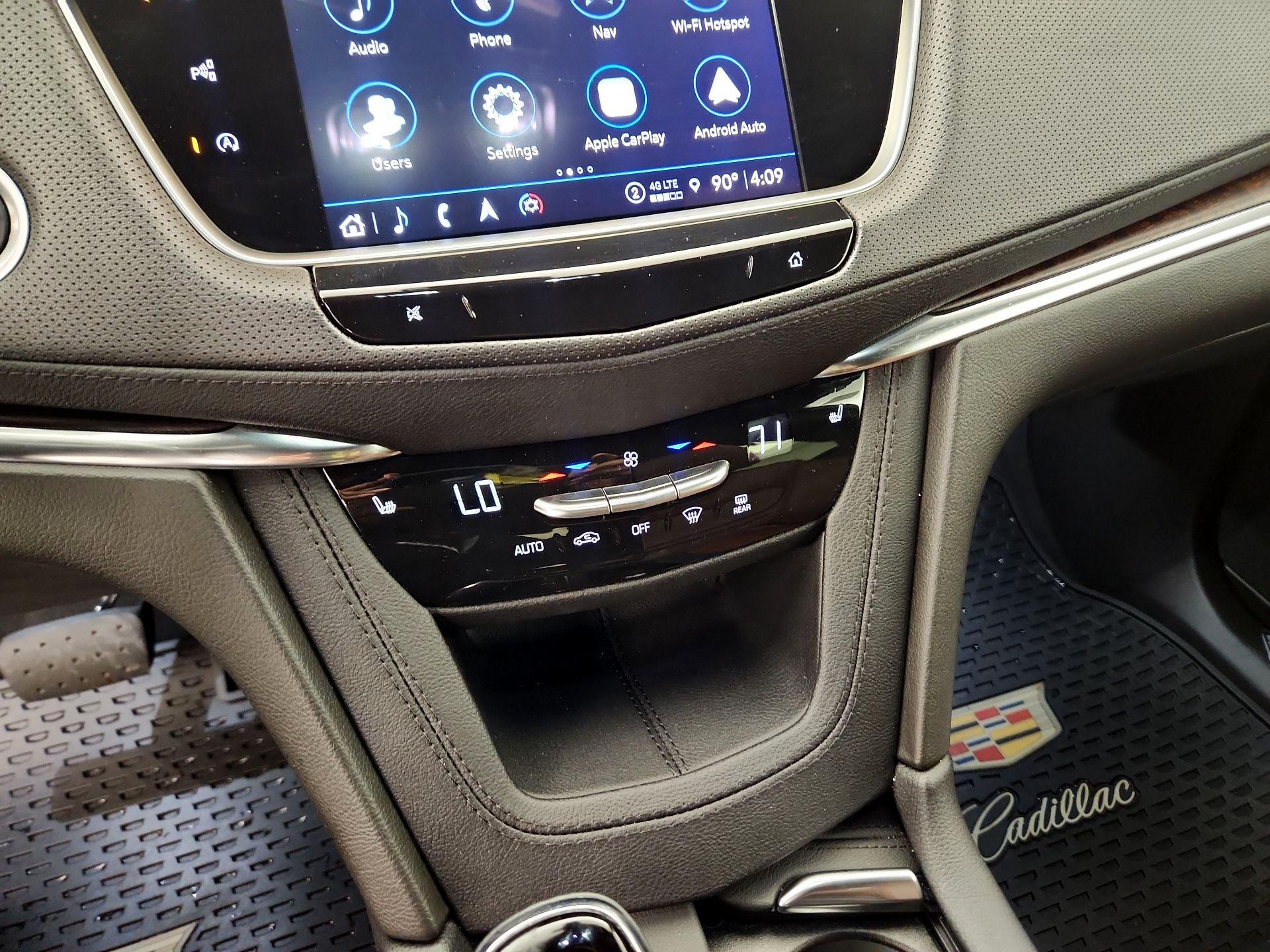 Thumbnail: 2023 Cadillac XT5 - 16