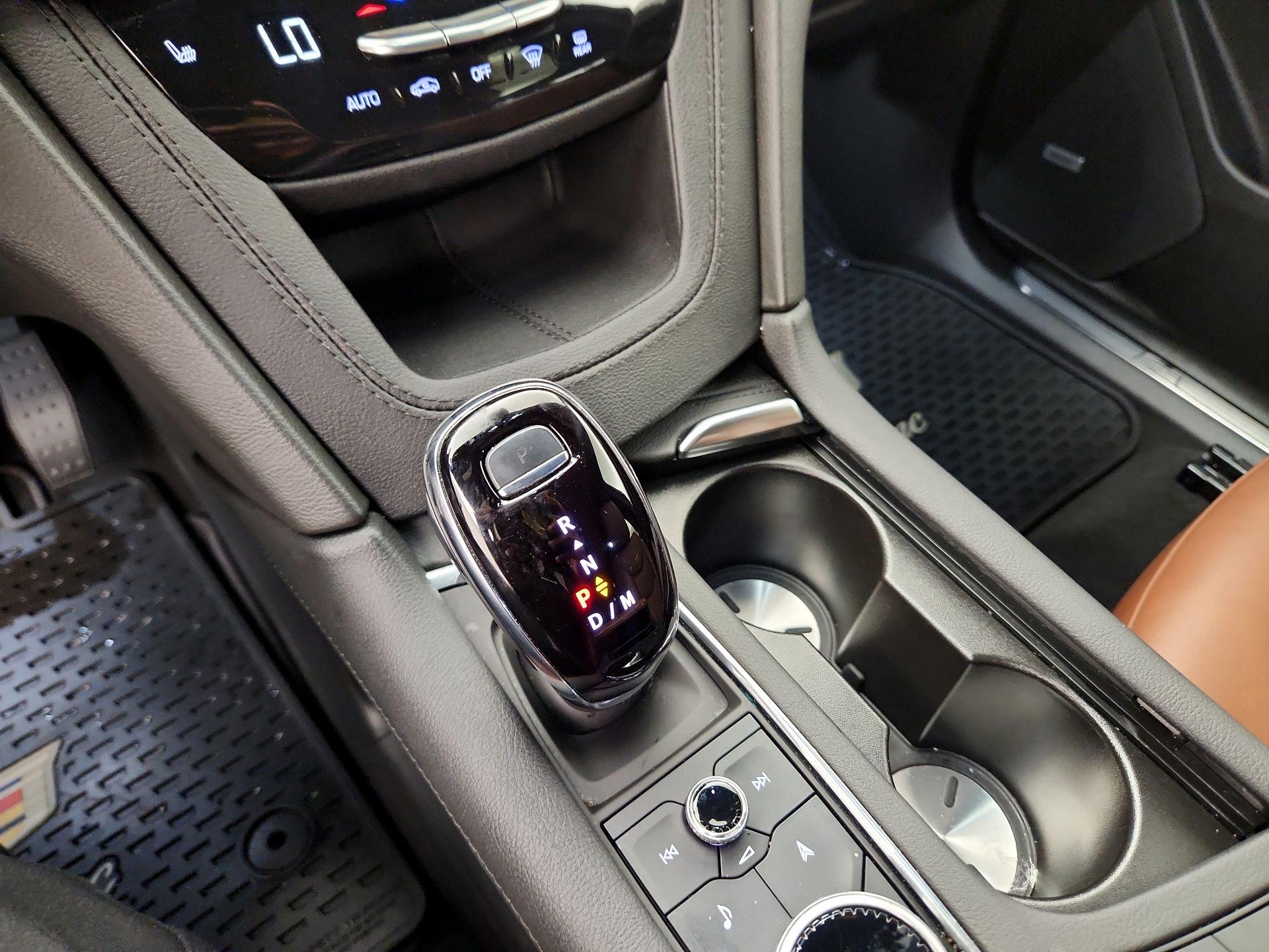 Thumbnail: 2023 Cadillac XT5 - 17