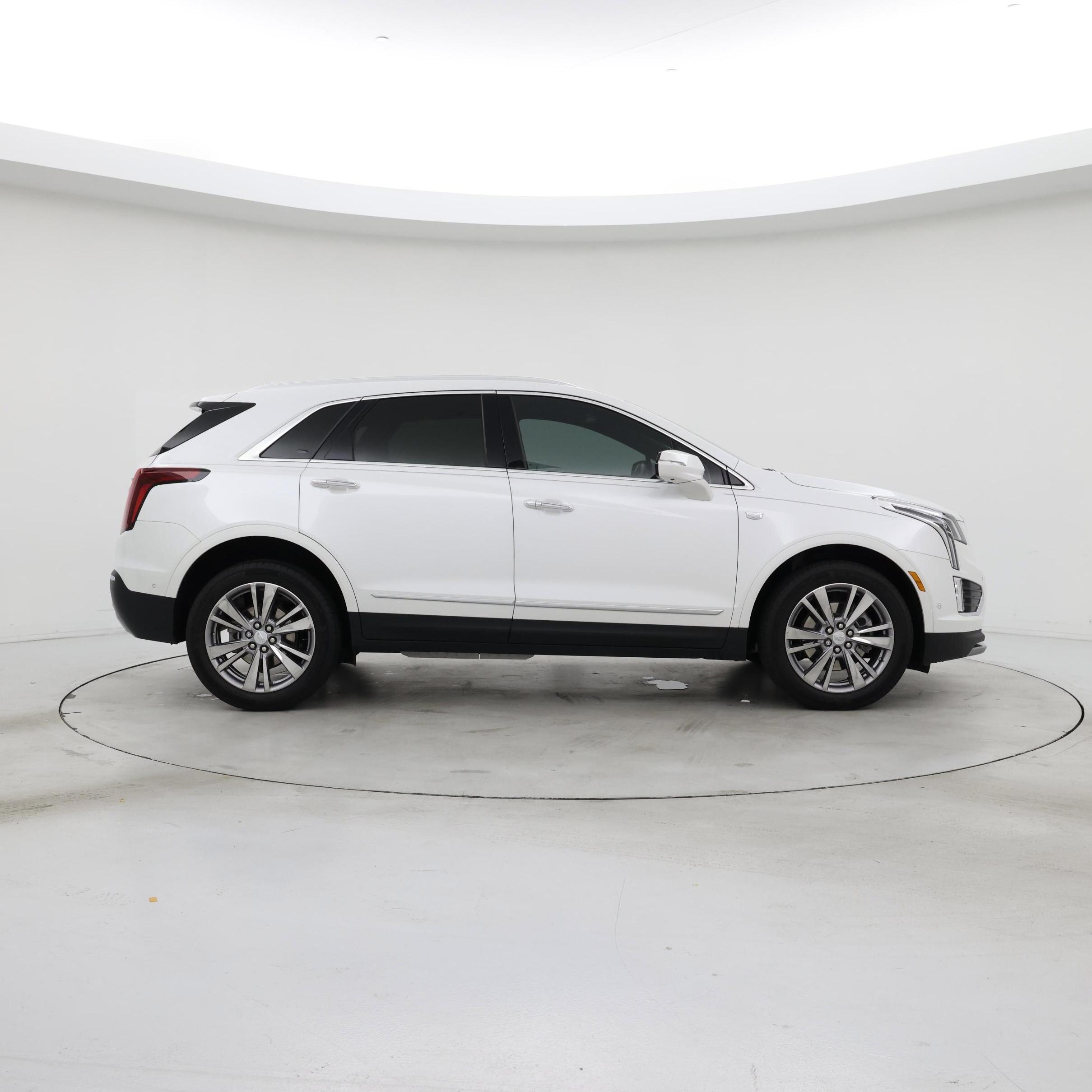 Thumbnail: 2023 Cadillac XT5 - 7