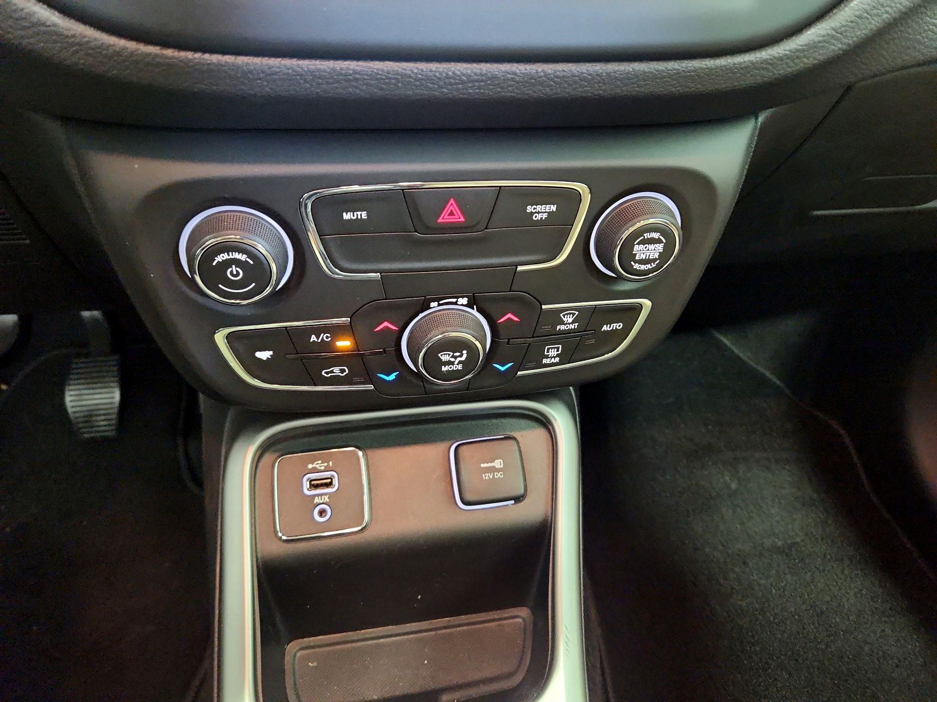 Thumbnail: 2020 Jeep Compass - 16