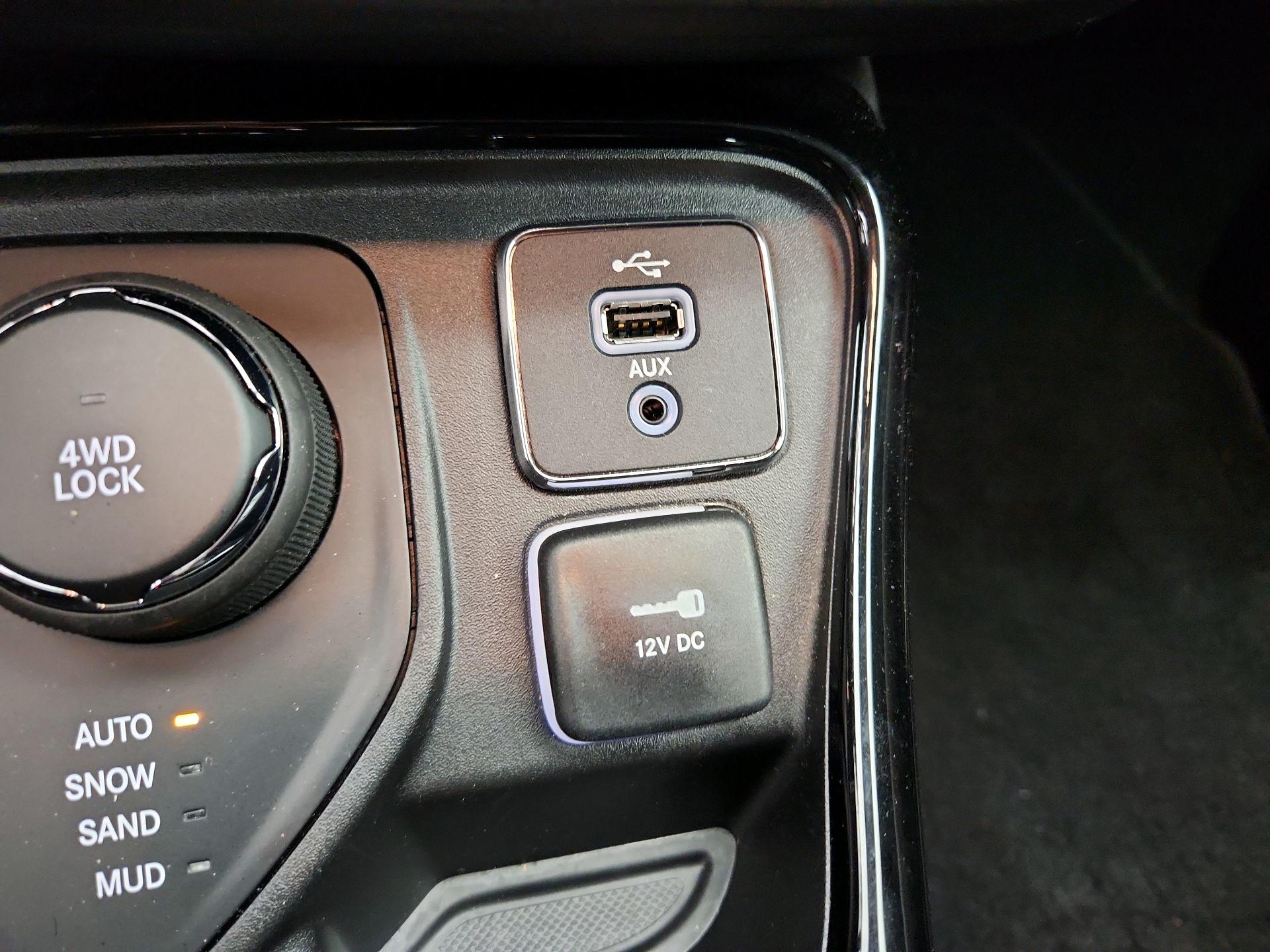 Thumbnail: 2017 Jeep Compass - 19