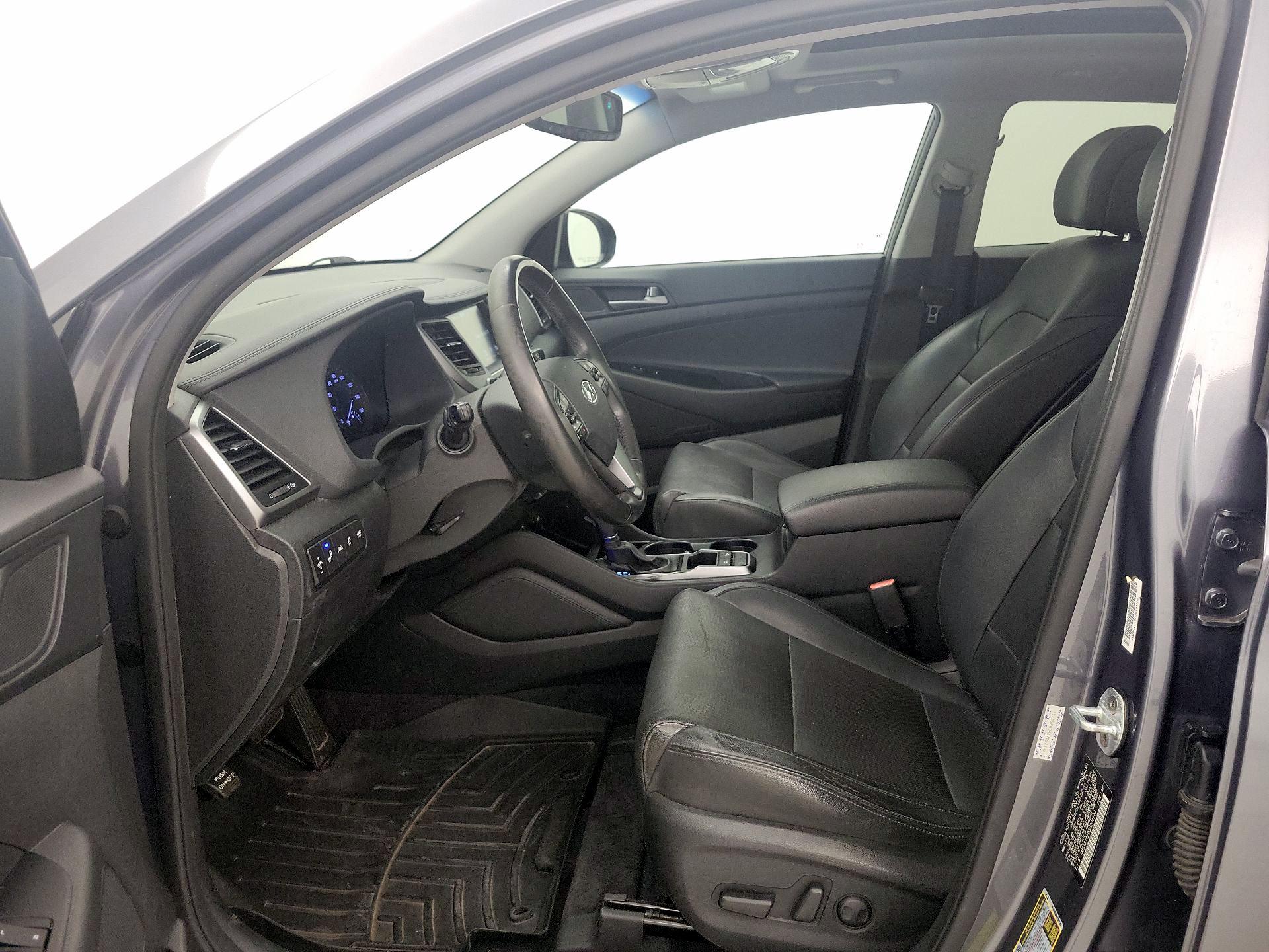 Thumbnail: 2016 Hyundai Tucson - 11