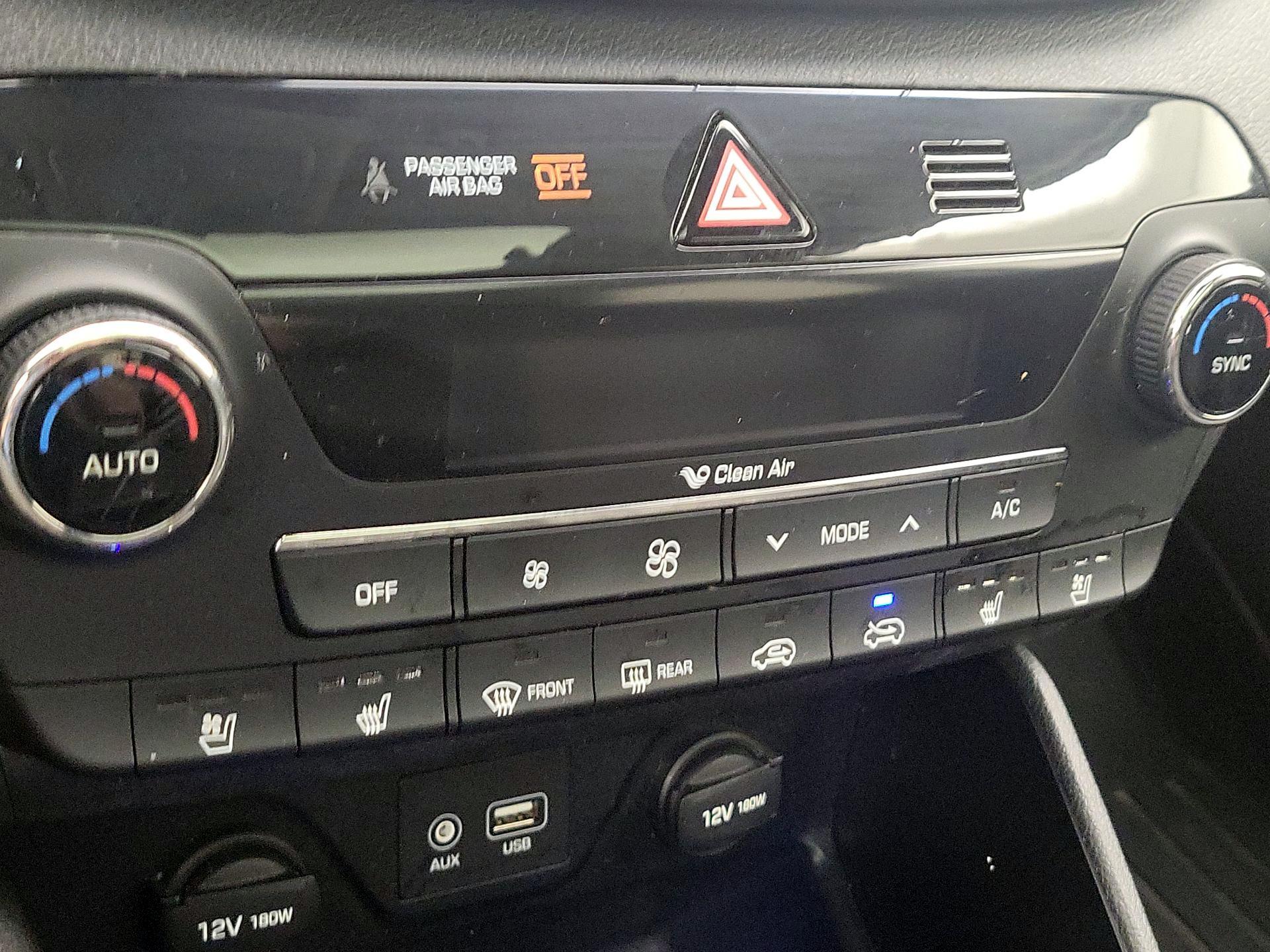 Thumbnail: 2016 Hyundai Tucson - 16