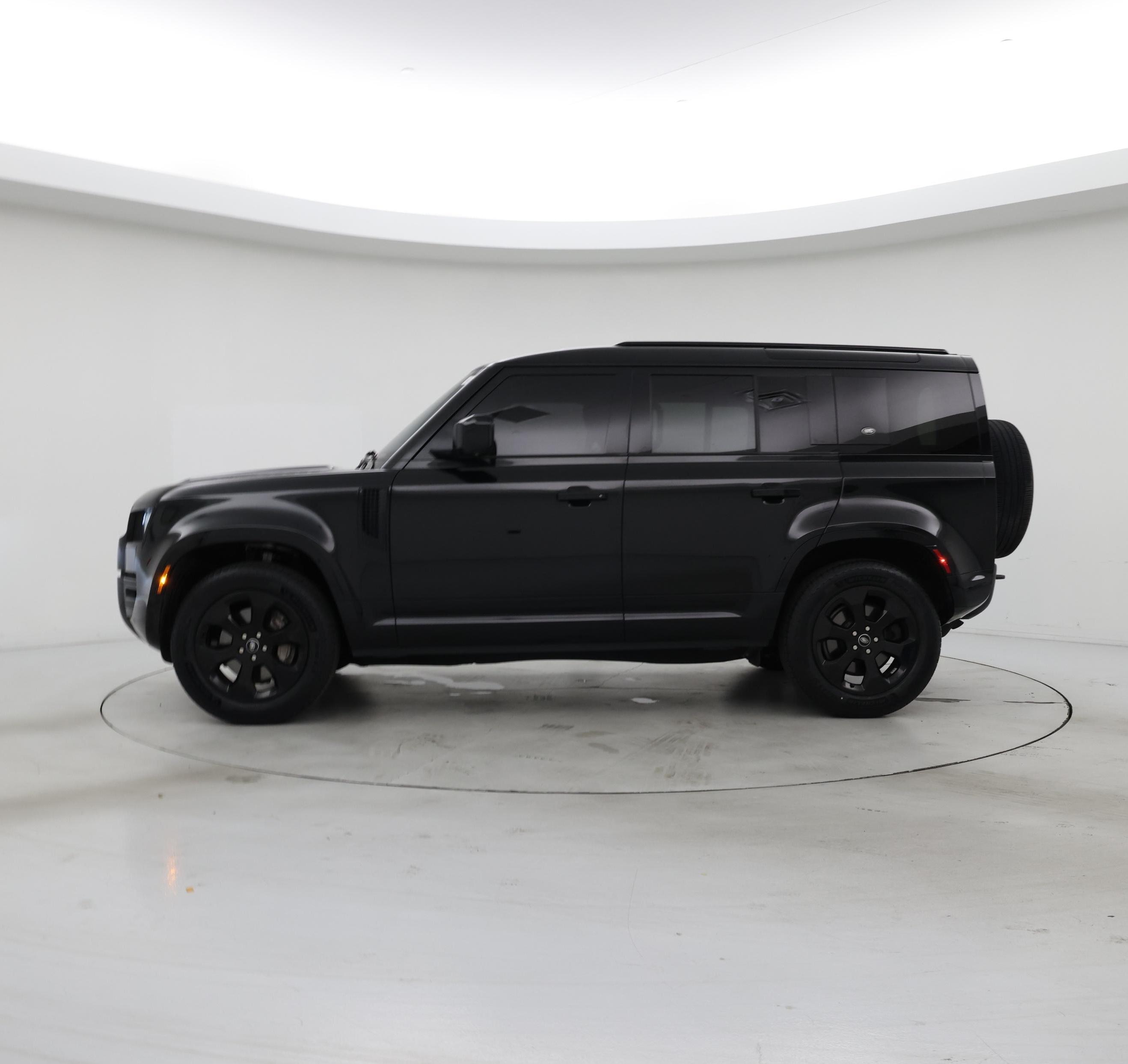 Thumbnail: 2022 Land Rover Defender - 3