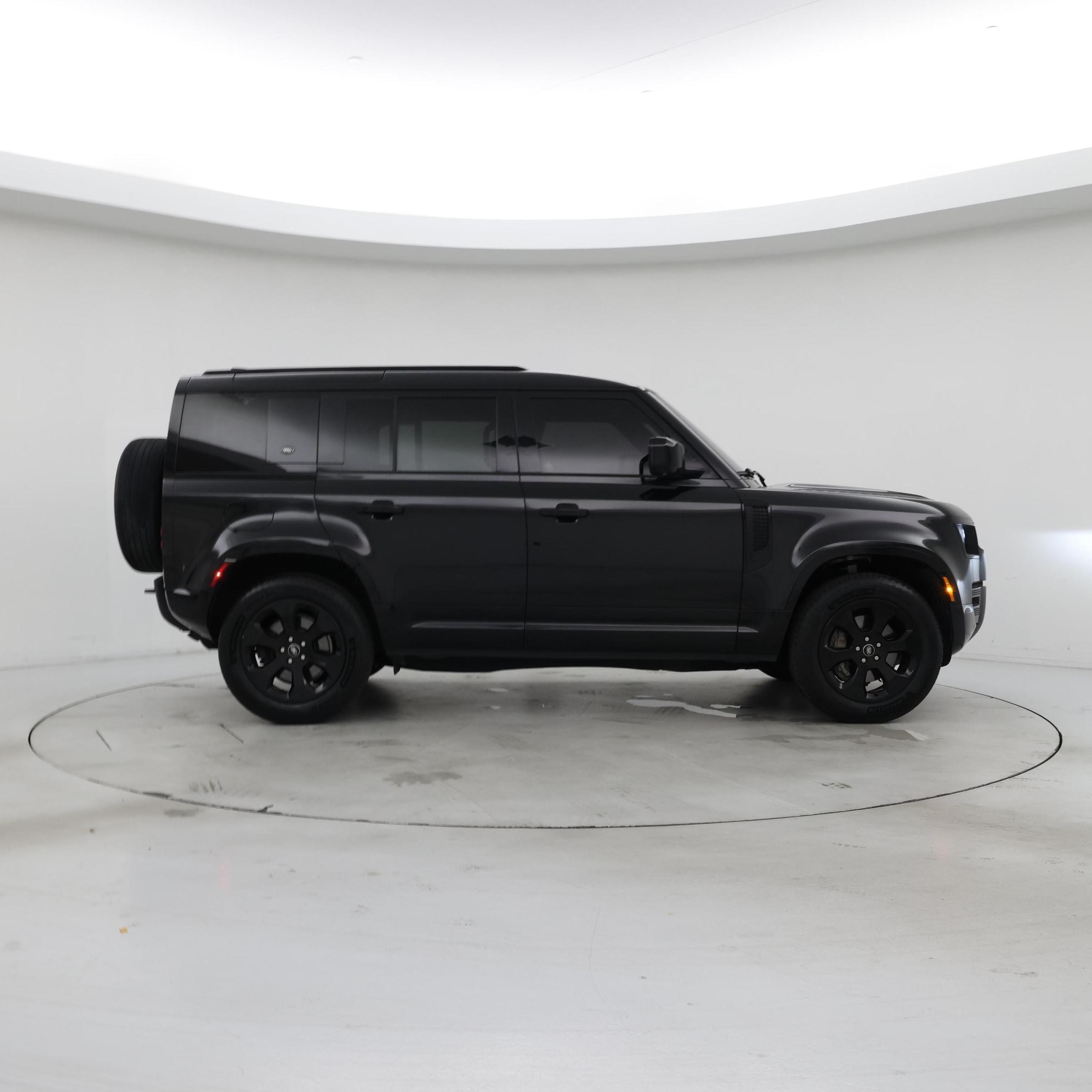 Thumbnail: 2022 Land Rover Defender - 7