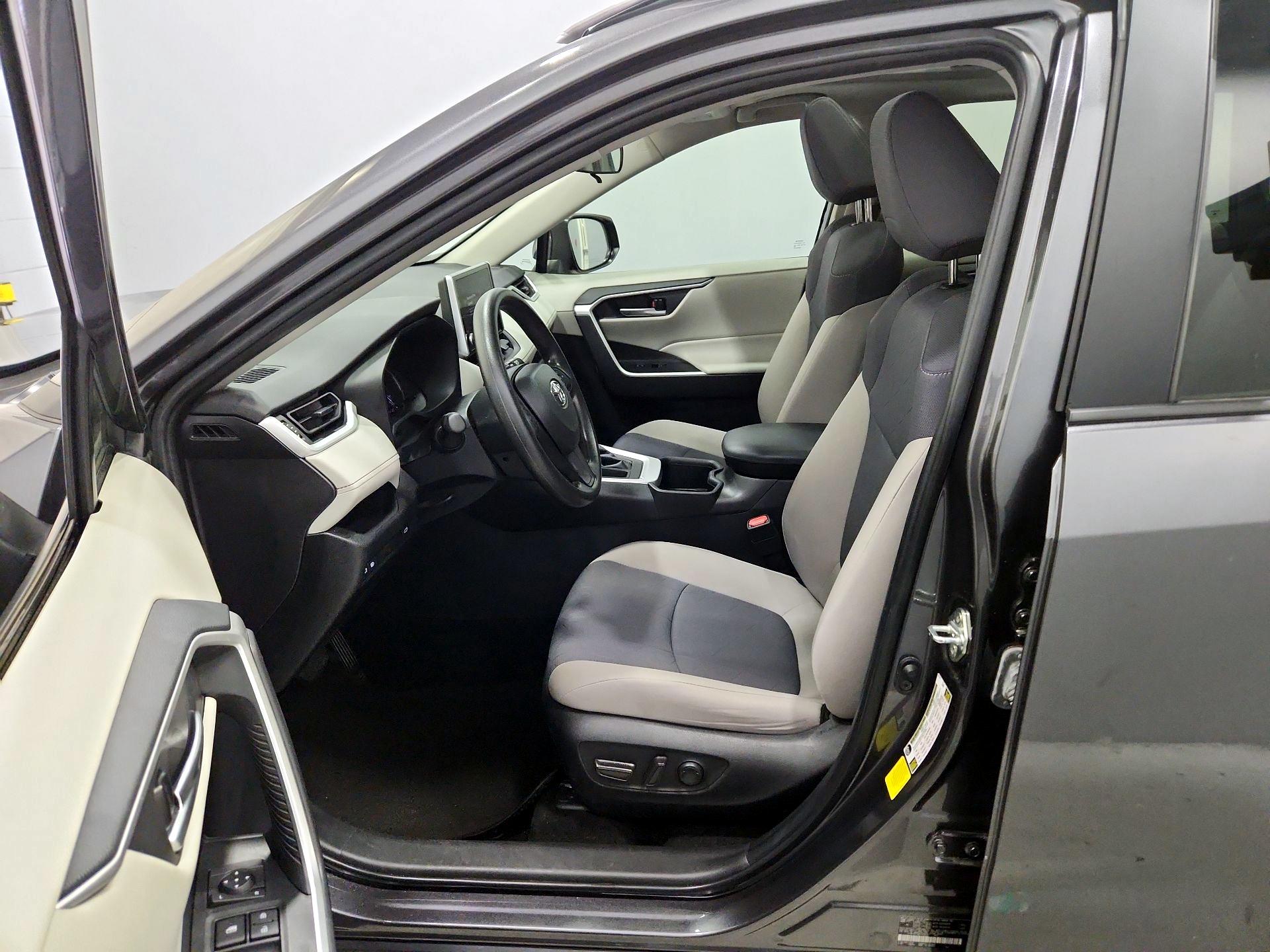 Thumbnail: 2024 Toyota RAV4 - 11