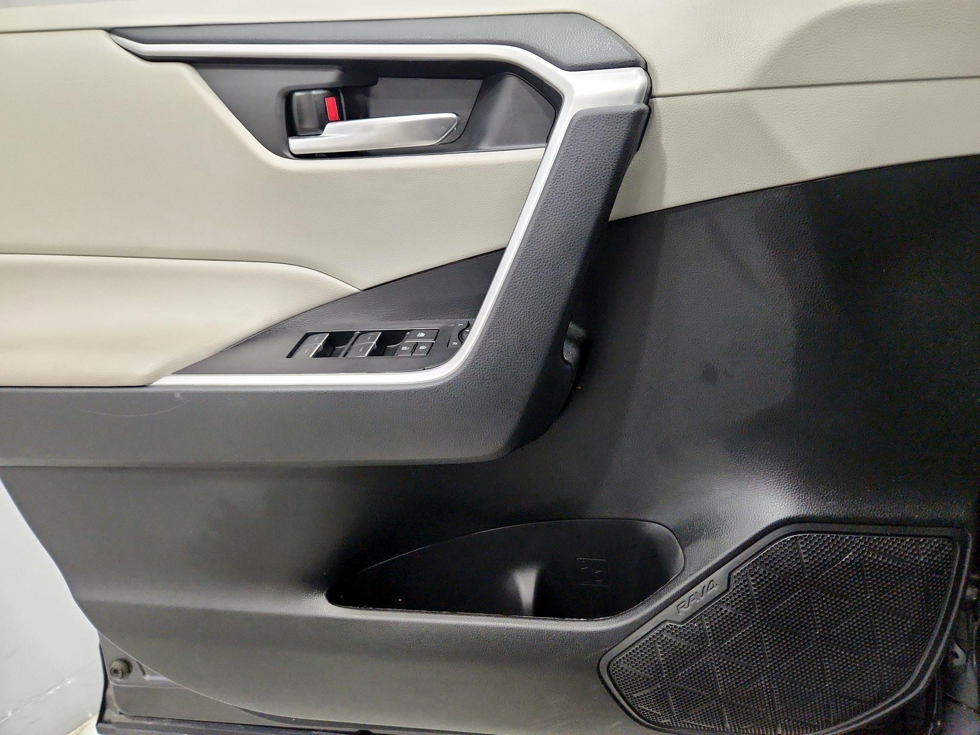 Thumbnail: 2024 Toyota RAV4 - 12