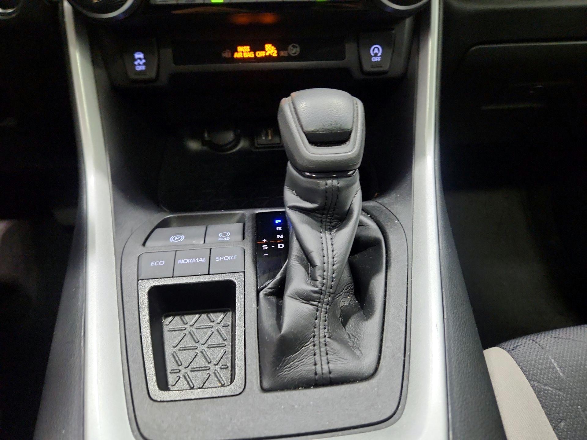 Thumbnail: 2024 Toyota RAV4 - 17