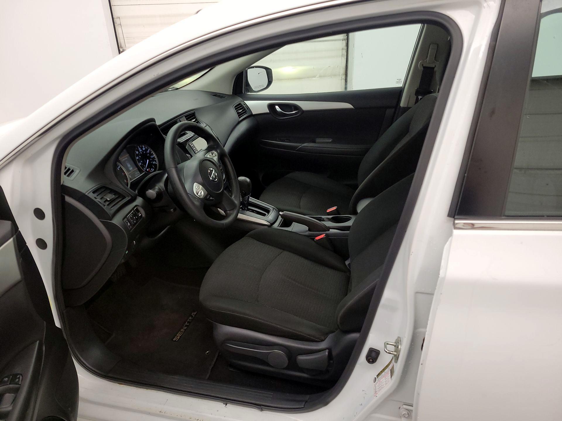 Thumbnail: 2019 Nissan Sentra - 11
