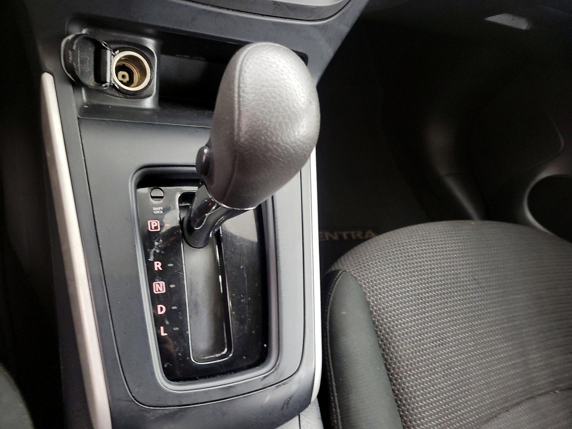Thumbnail: 2019 Nissan Sentra - 17