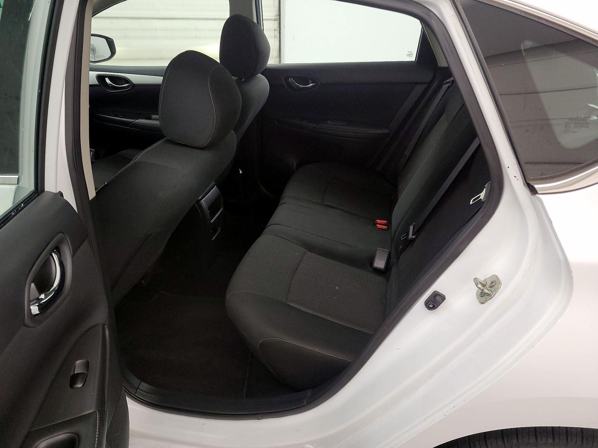 Thumbnail: 2019 Nissan Sentra - 18