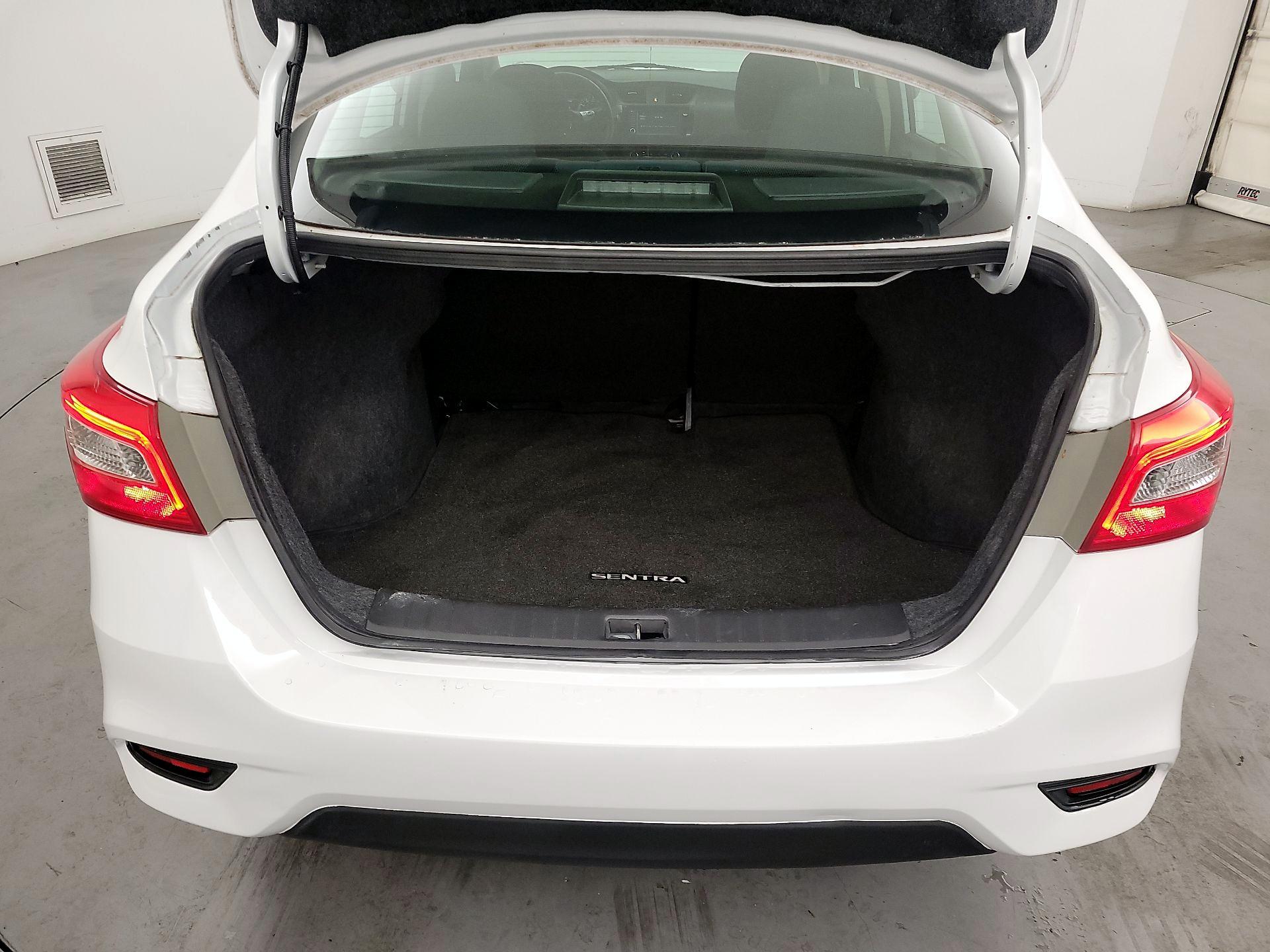 Thumbnail: 2019 Nissan Sentra - 19