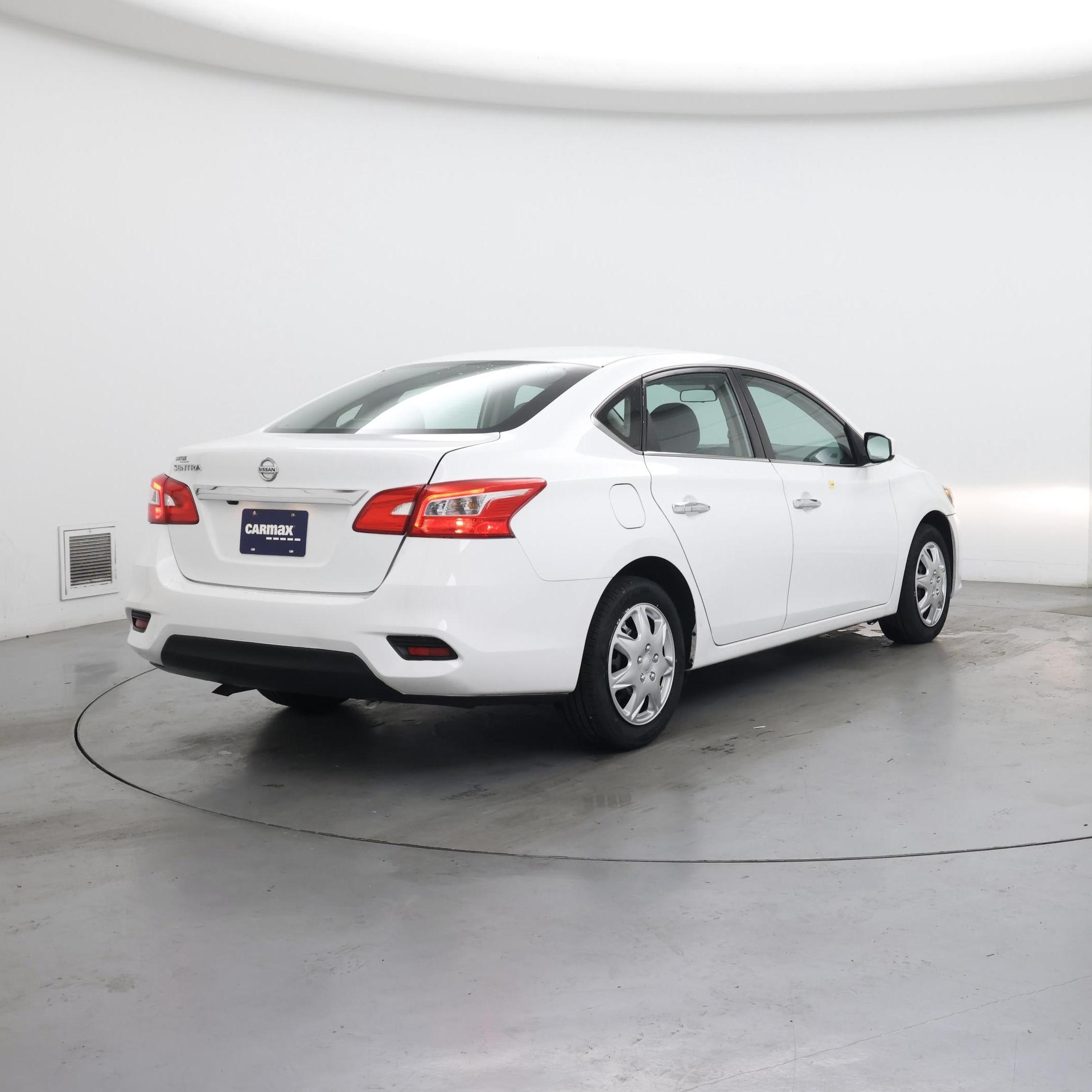 Thumbnail: 2019 Nissan Sentra - 8