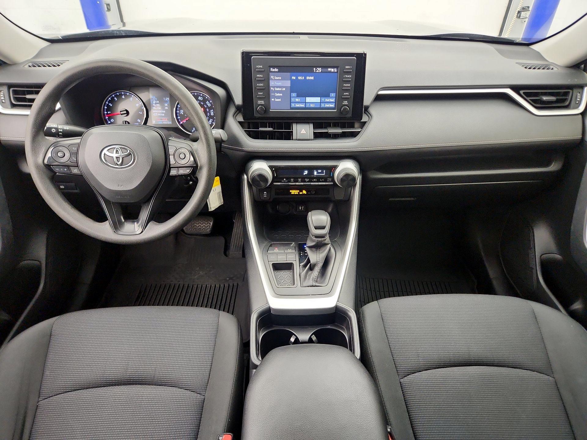 Thumbnail: 2019 Toyota RAV4 - 9