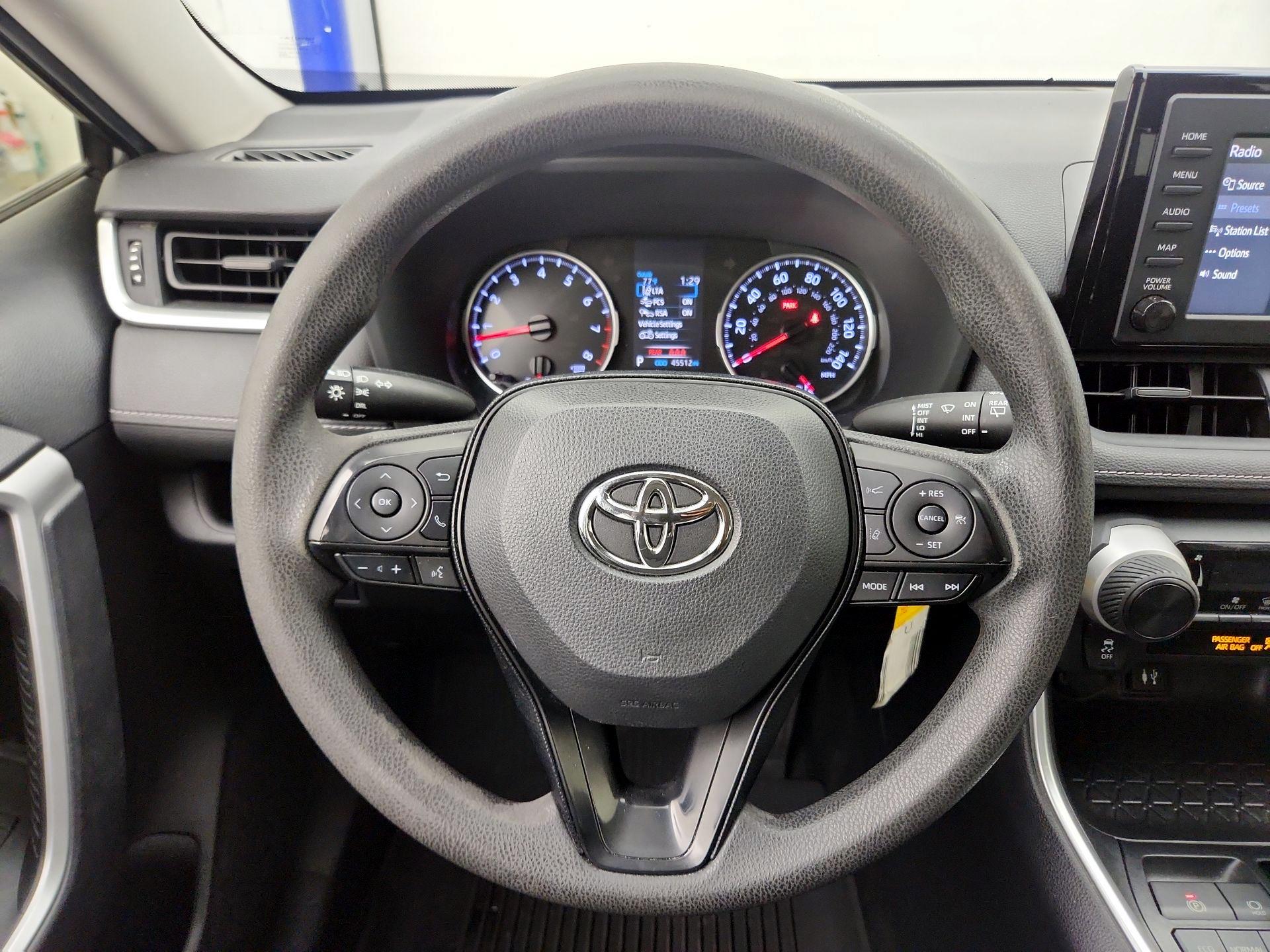 Thumbnail: 2019 Toyota RAV4 - 10
