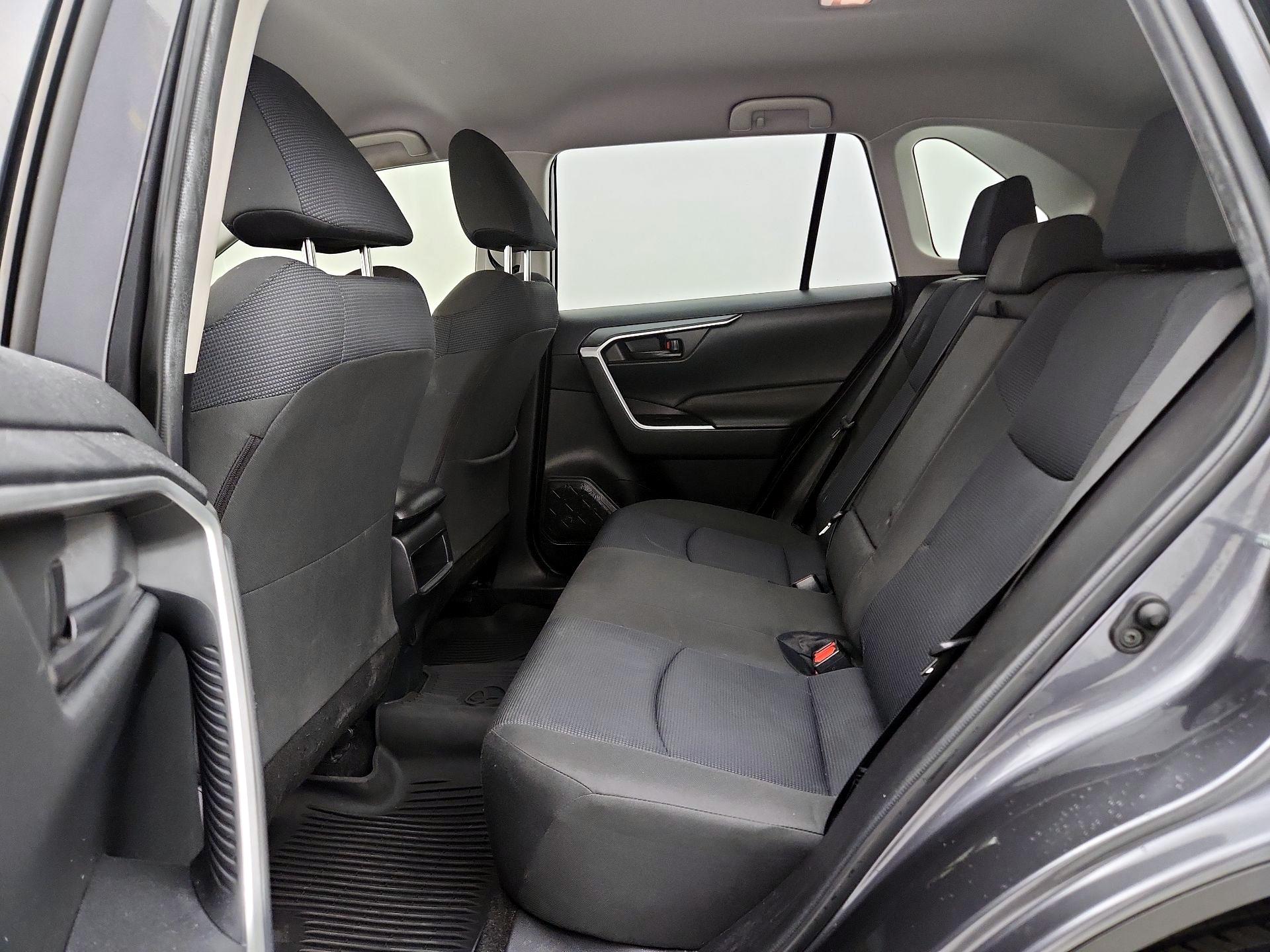 Thumbnail: 2019 Toyota RAV4 - 19