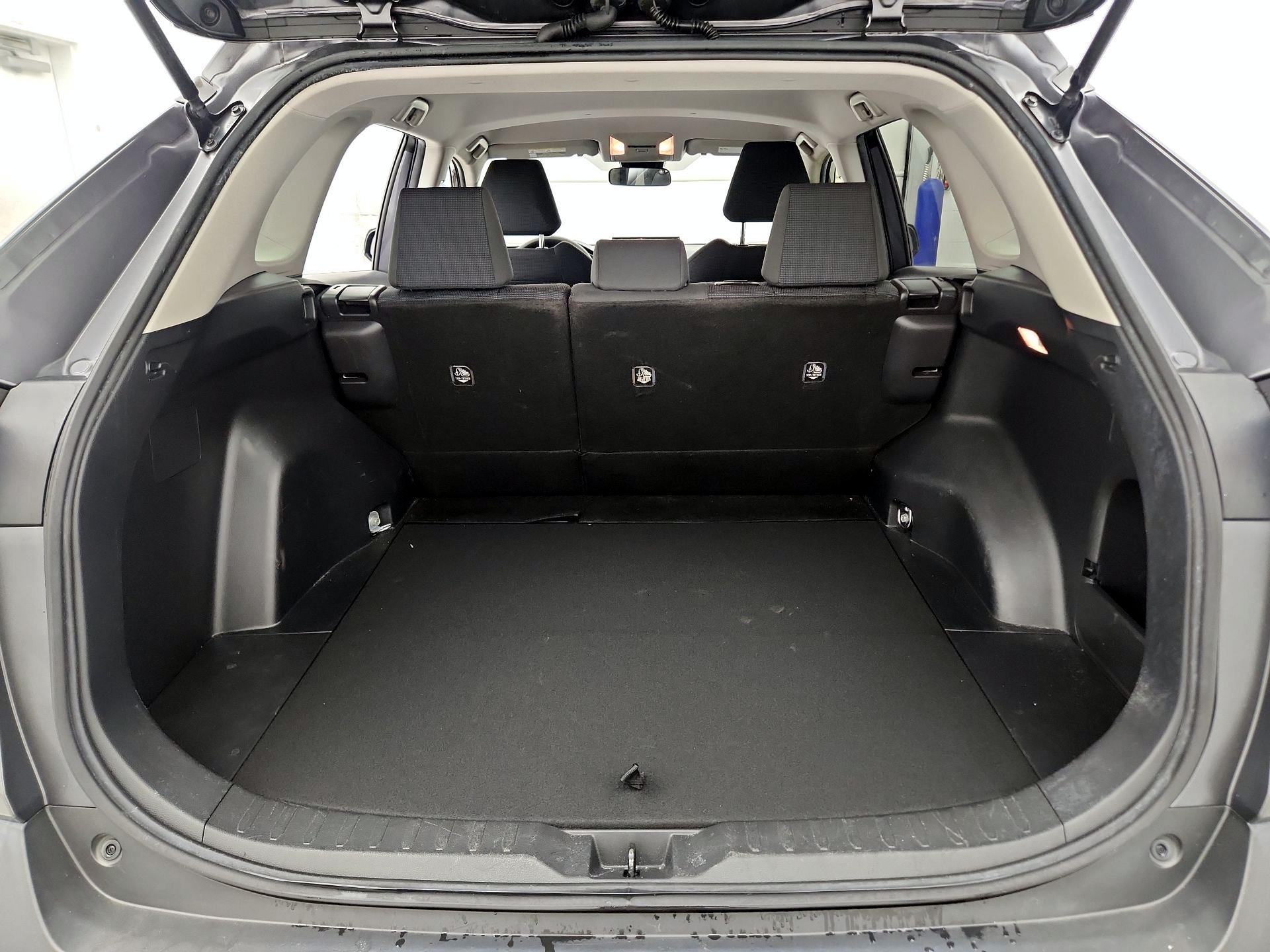 Thumbnail: 2019 Toyota RAV4 - 20
