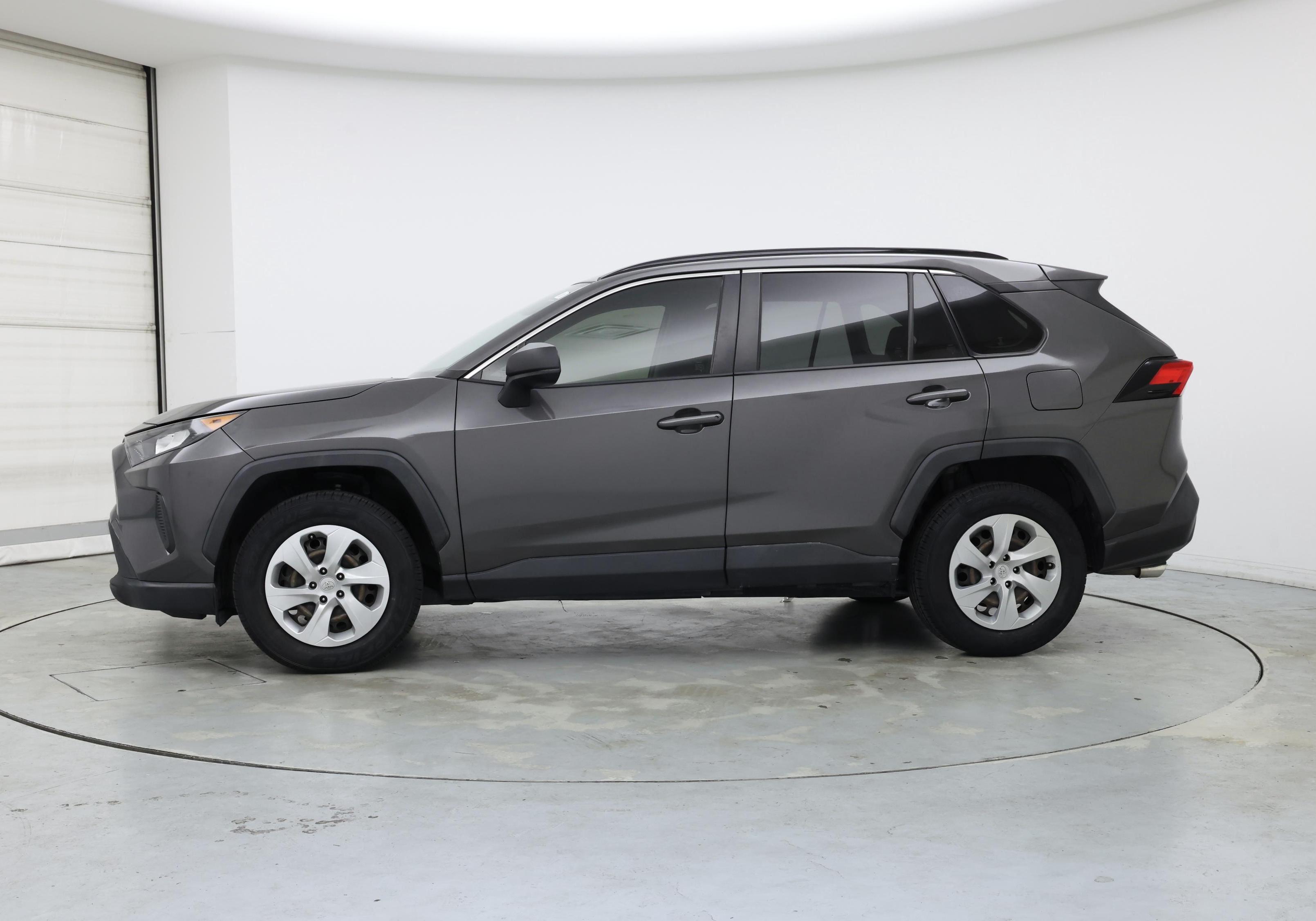 Thumbnail: 2019 Toyota RAV4 - 3